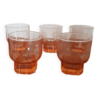 Lot de 5 verres à eau rose moulés