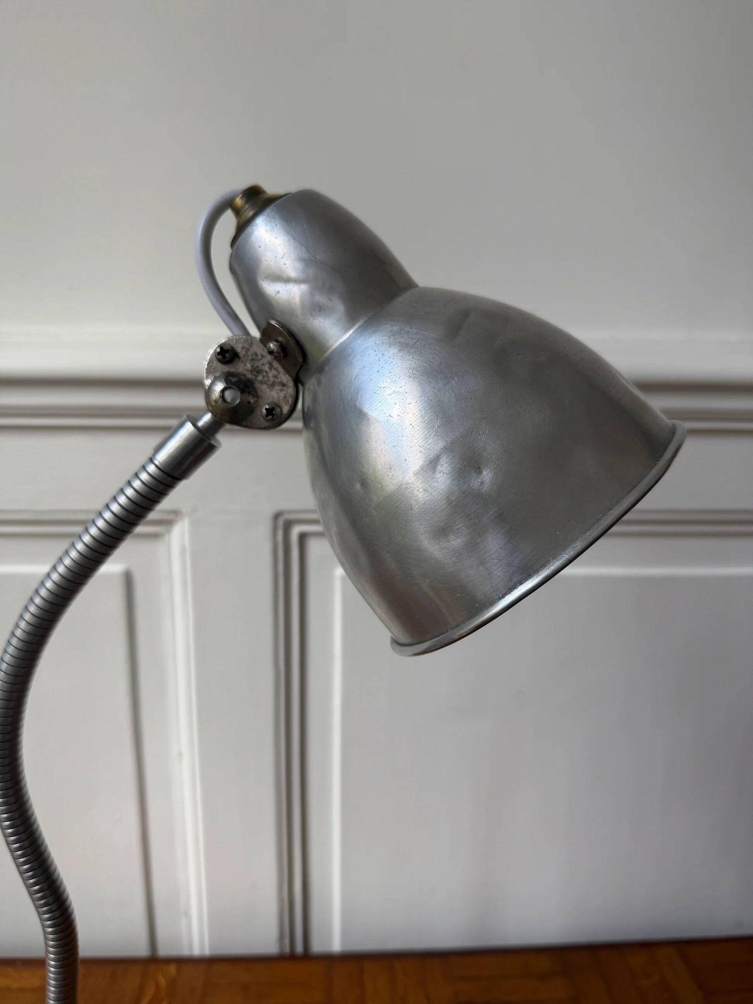 Lampe de bureau industrielle articulée – années 50
