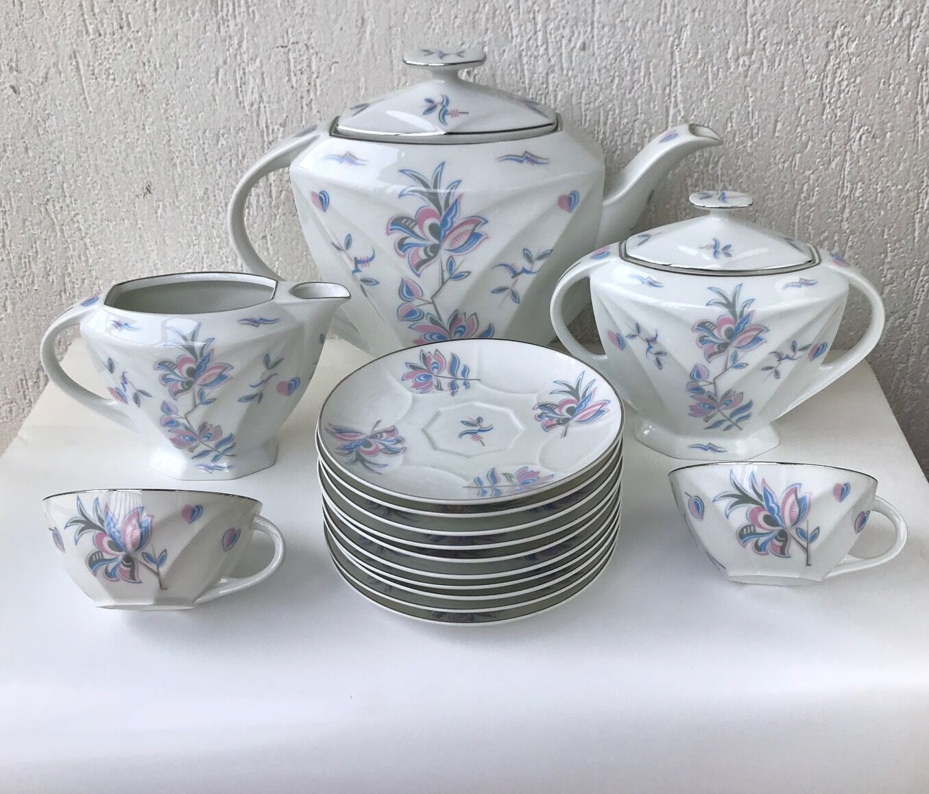 Porcelain tea set 30s