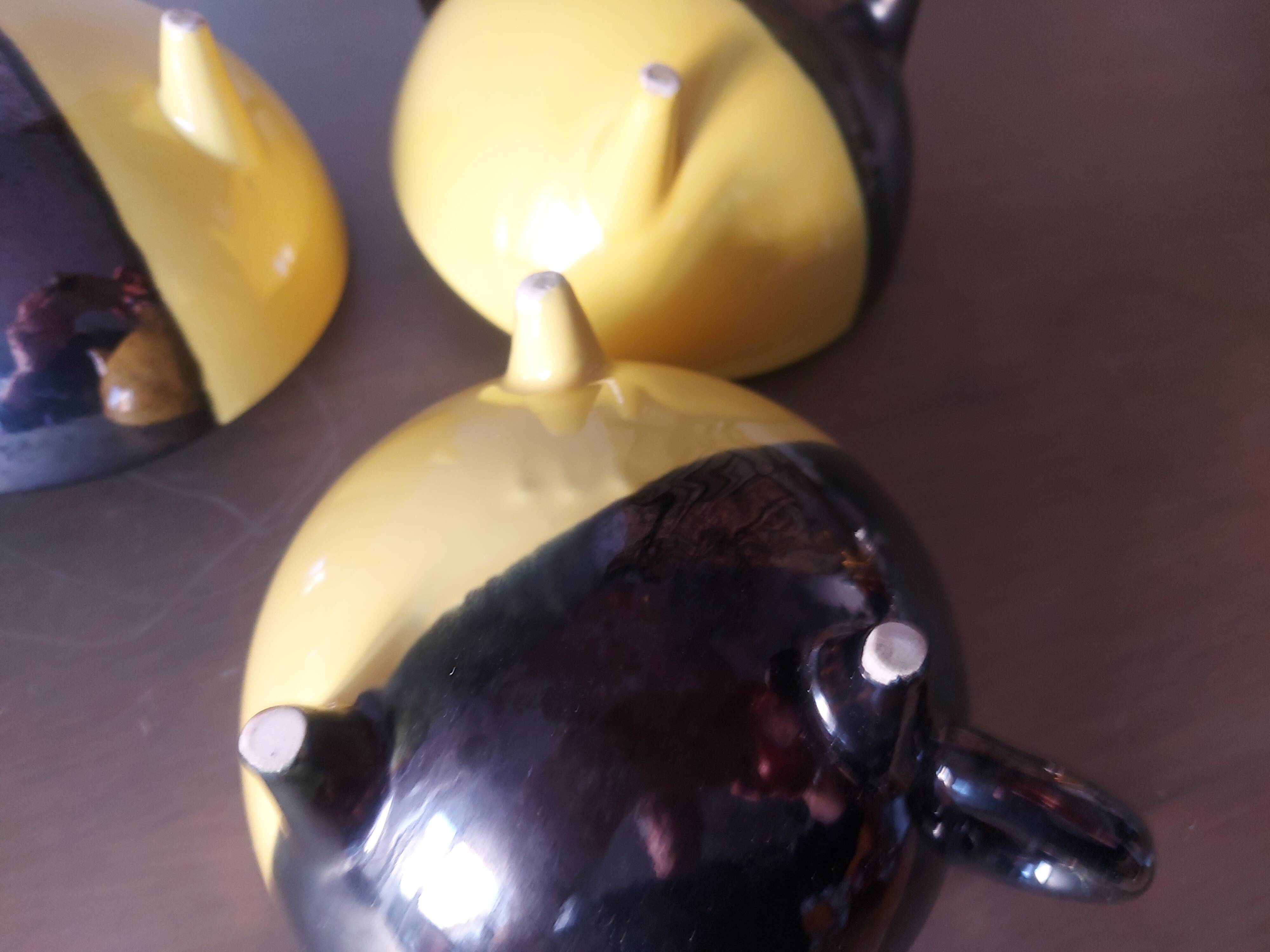 3 bowls, vintage Vallauris ceramic tripod cups