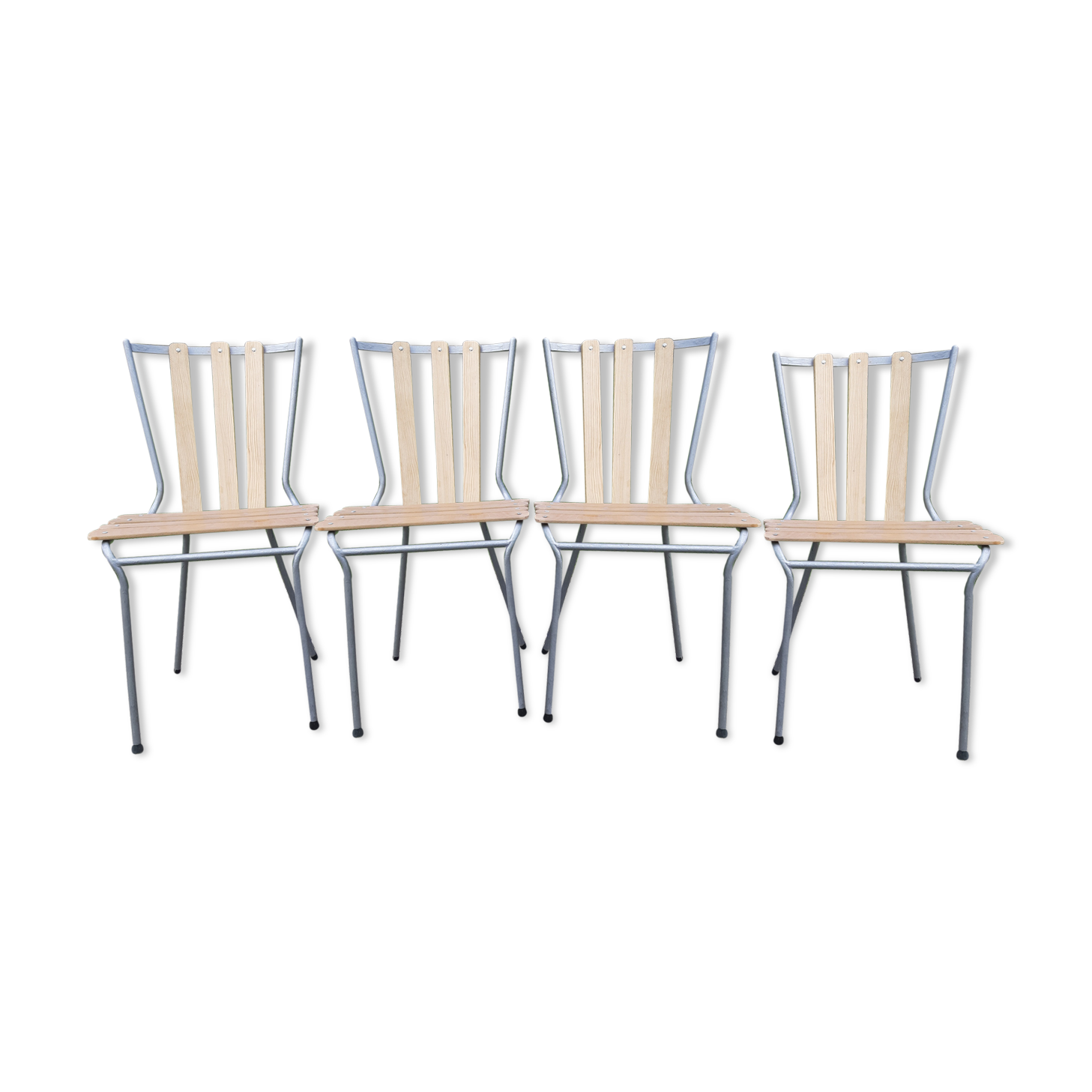 4 iron and wood bistrot chairs