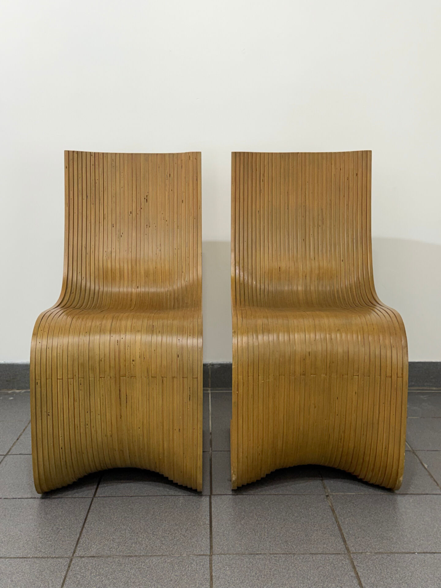 Lot de 4 chaises Contour par Alejandro Estrada pour Piegatto