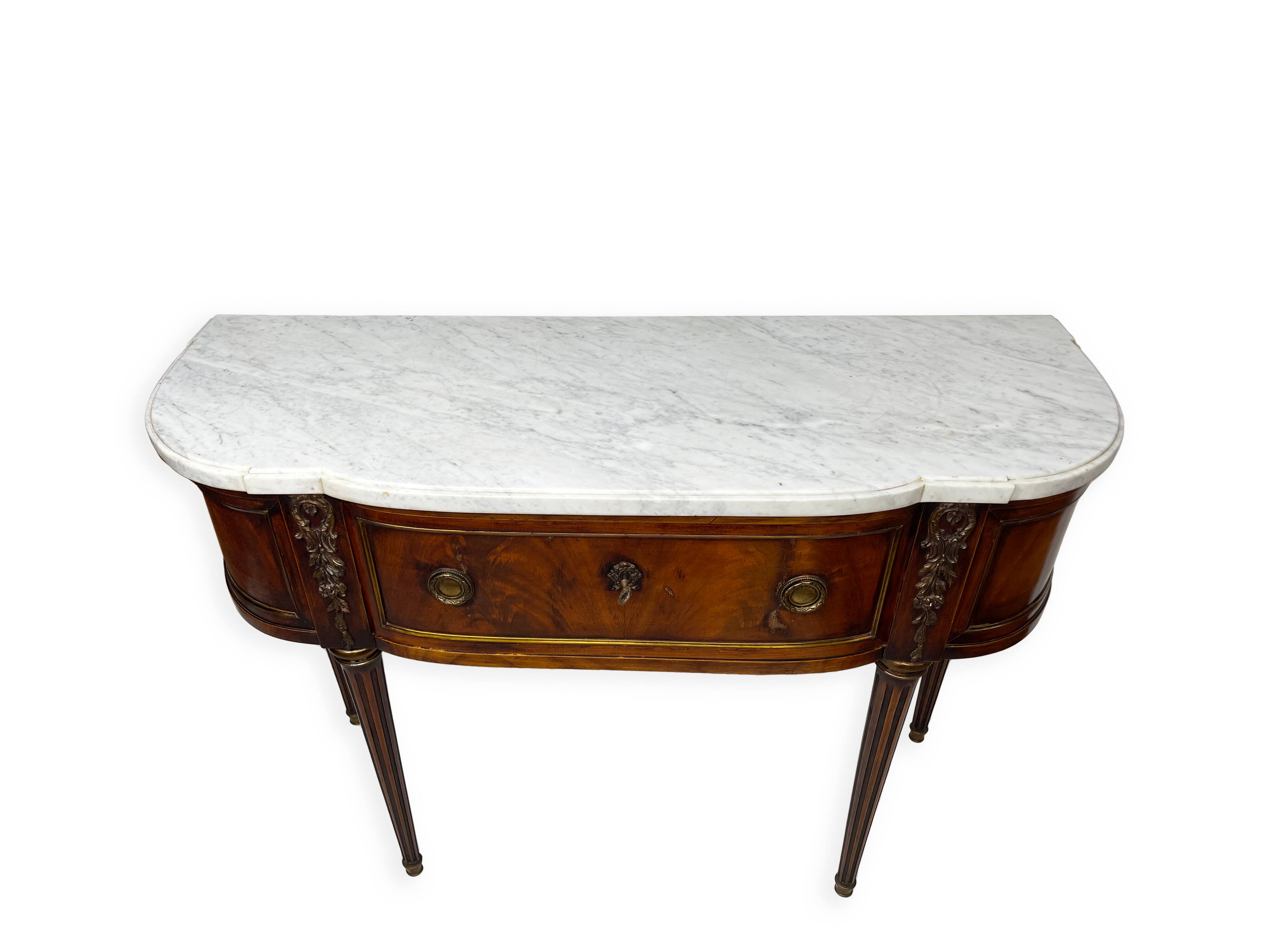 Console française Louis XVI en acajou à plumes, 19ème siècle