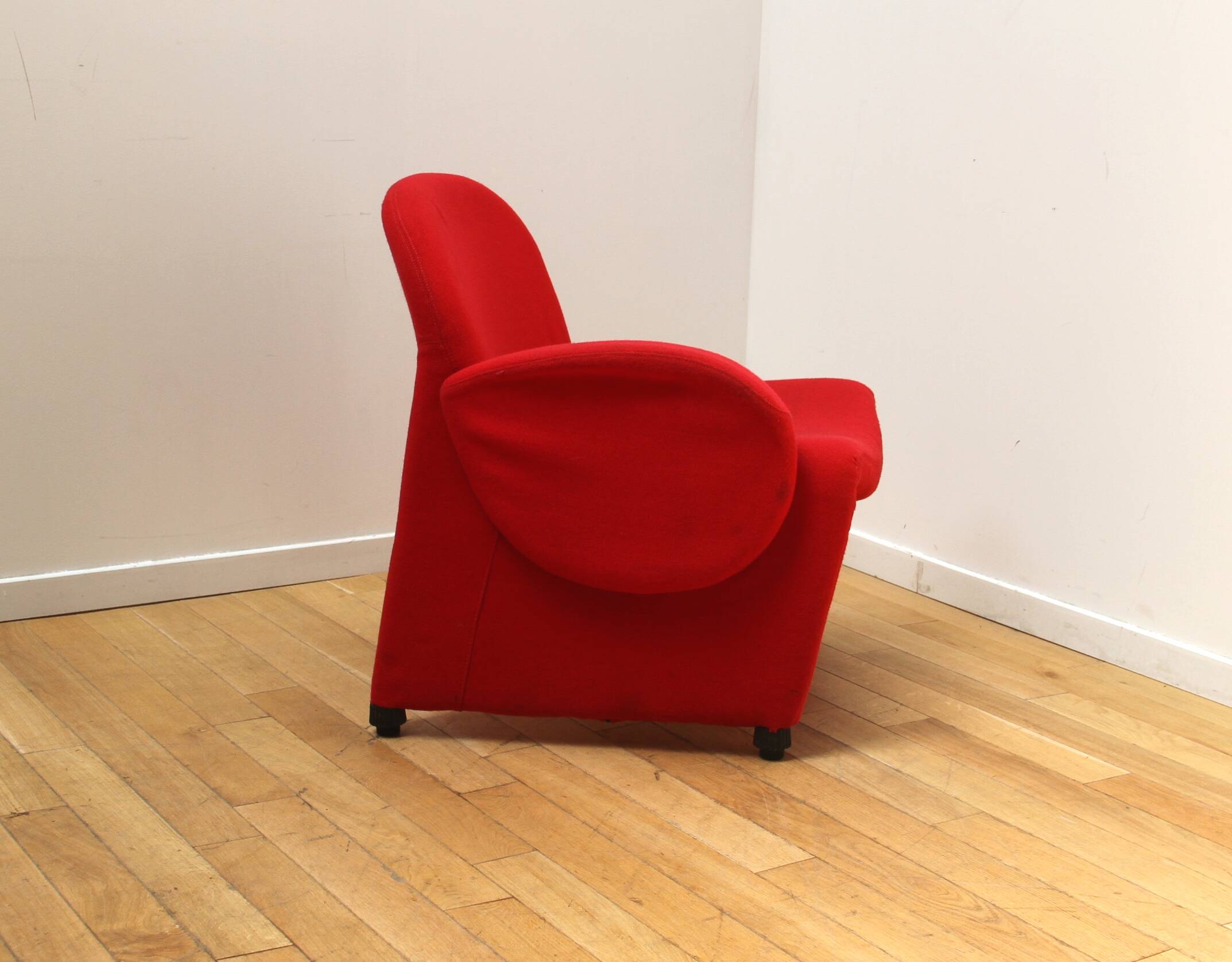 Pair of Confidenta armchairs, Sitland