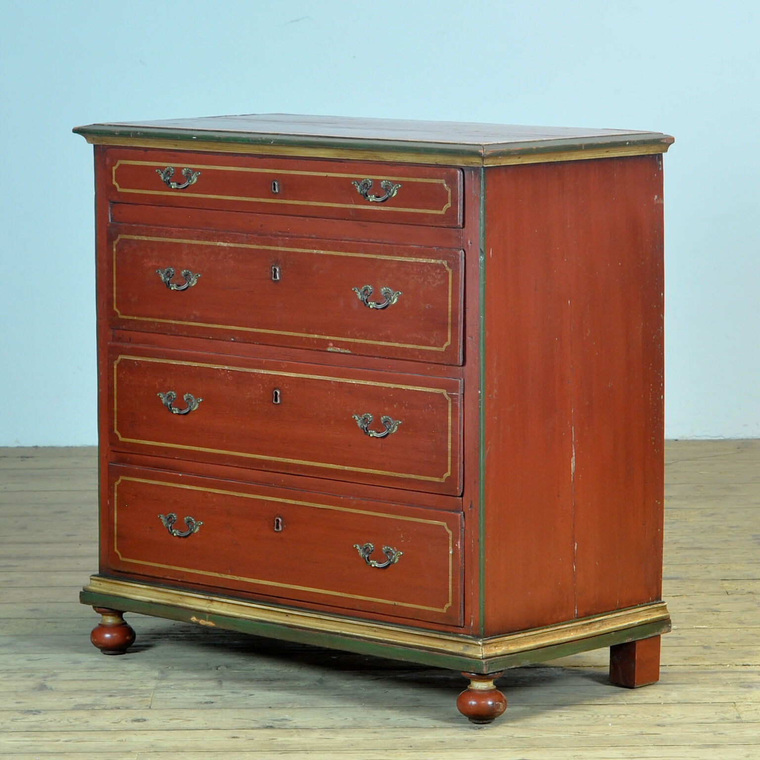 Pine chest of drawers, circa 1920