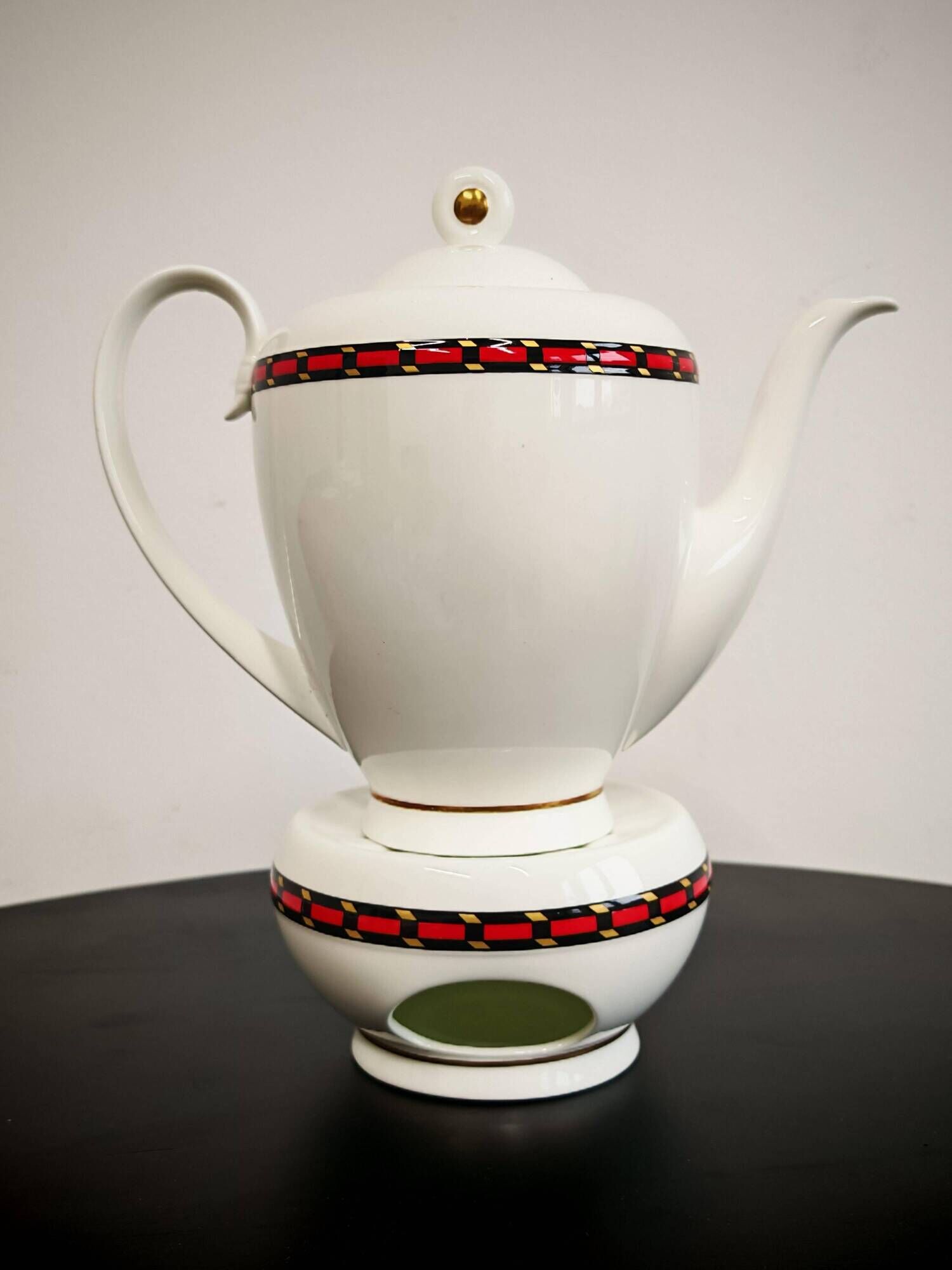 Fine porcelain tea service by Paloma Picasso for Villeroy & Boch.