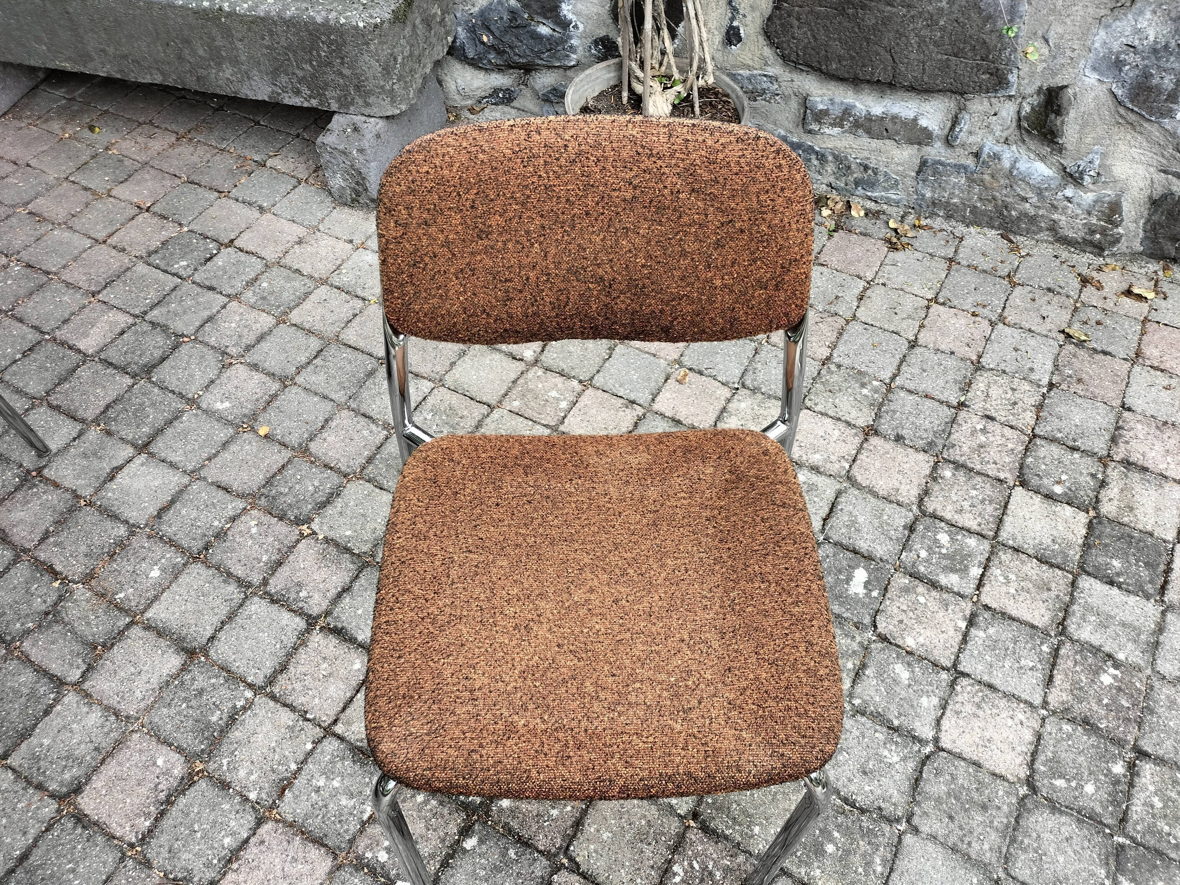 Round table and eurosit chairs