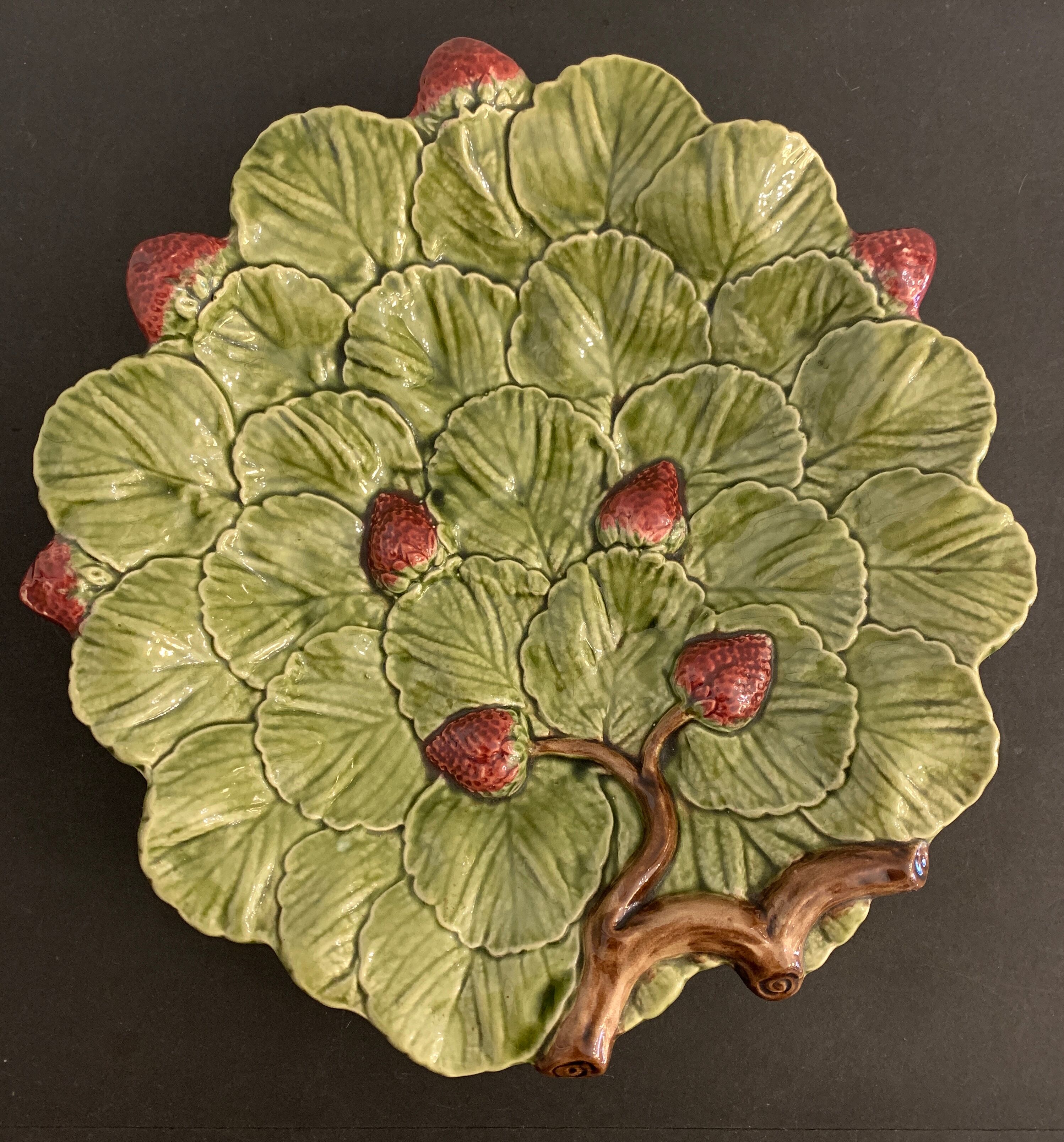 Dish strawberries ceramic slurry