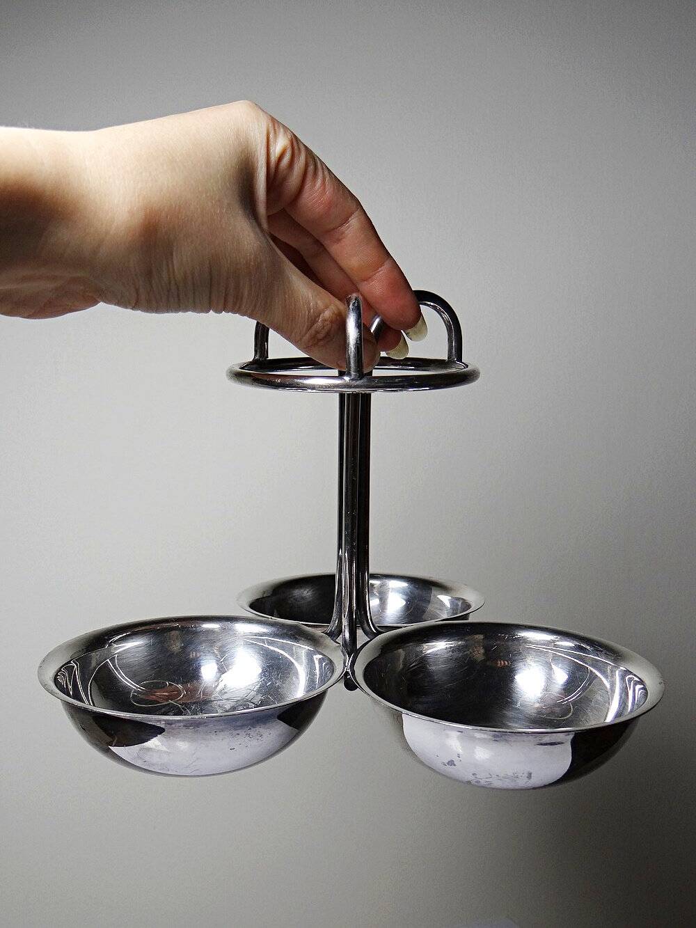 Small display stand with 3 vintage silver-plated metal bowls in Art Deco style