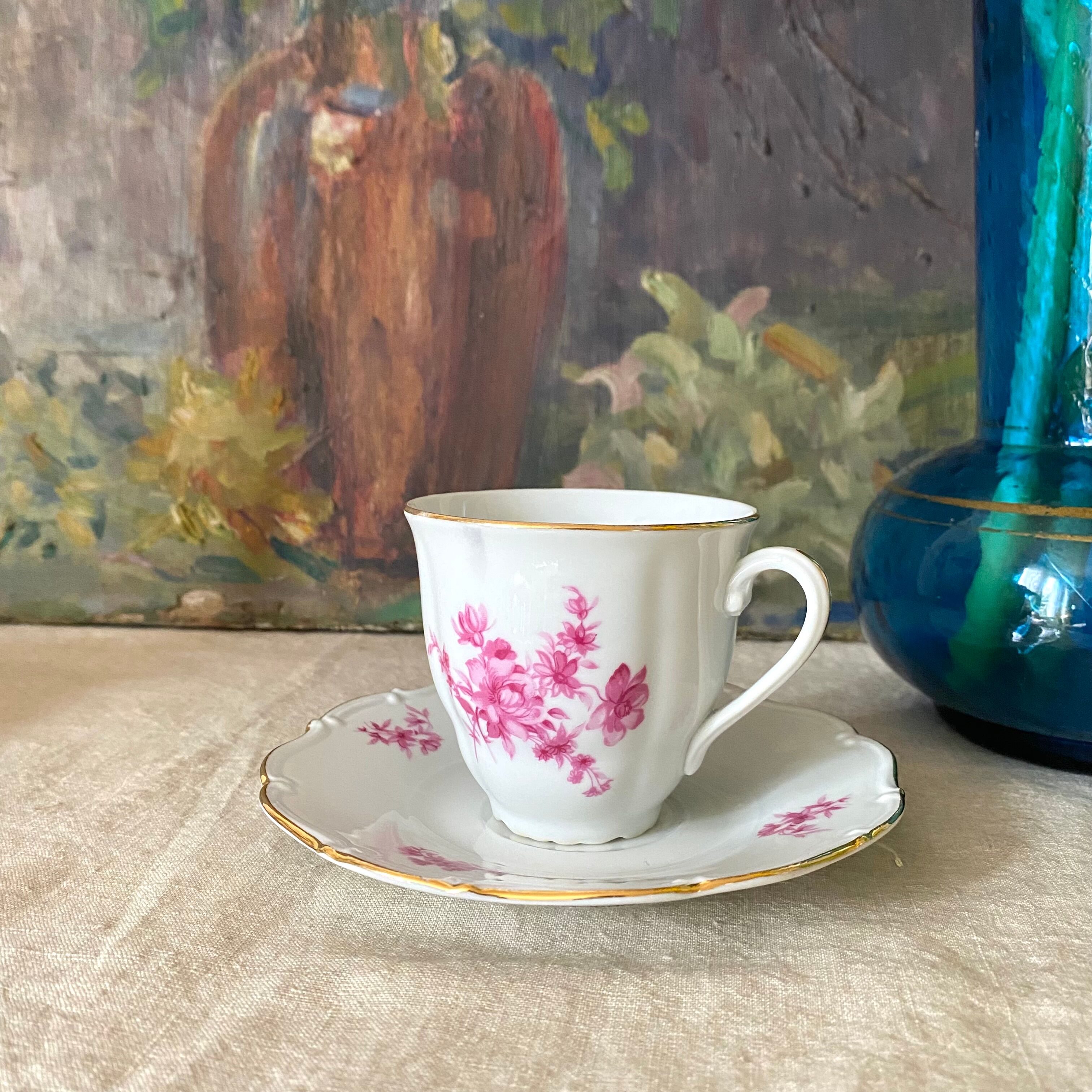 Tasses en porcelaine fleuries