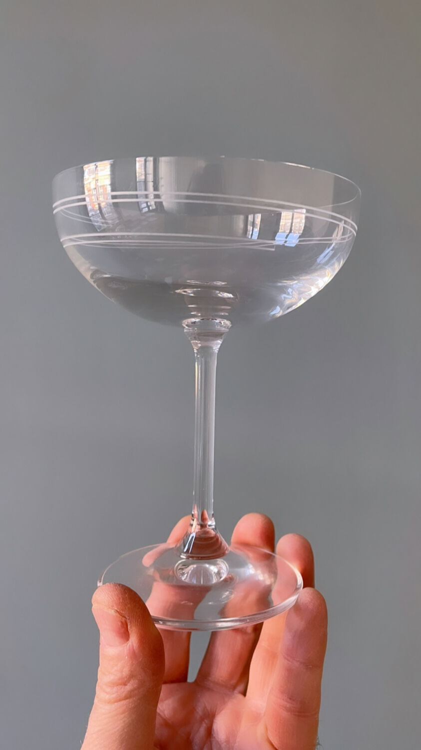 Series of 6 champagne glasses in engraved glass