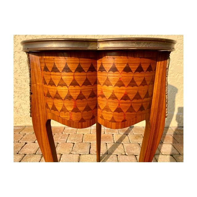 Table form heart in style Louis XV marquetry