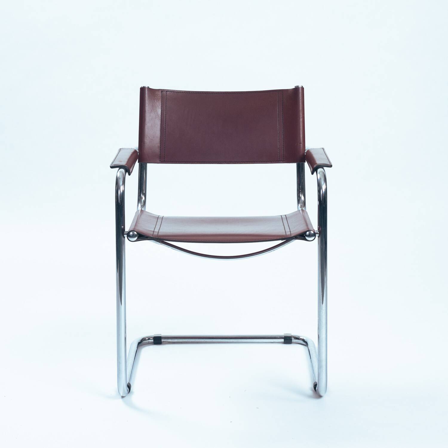 Chaises Bauhaus S34 Mart Stam Marcel en cuir bordeaux, Fasem, années 1980