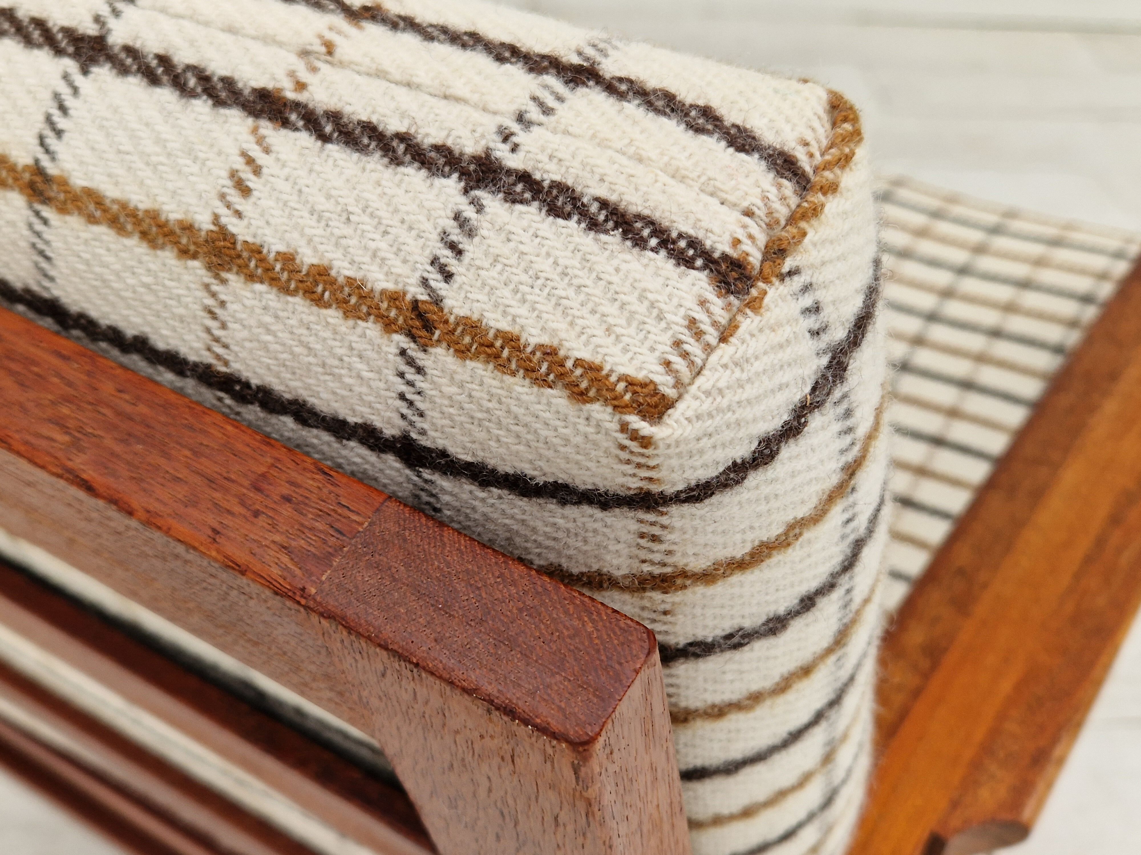 Années 1970, design danois par Illum Wikkelsø, modèle Capella pour Eliersen Møbler.