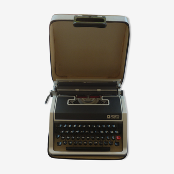 Machine a ecrire Olivetti Lettera 33
