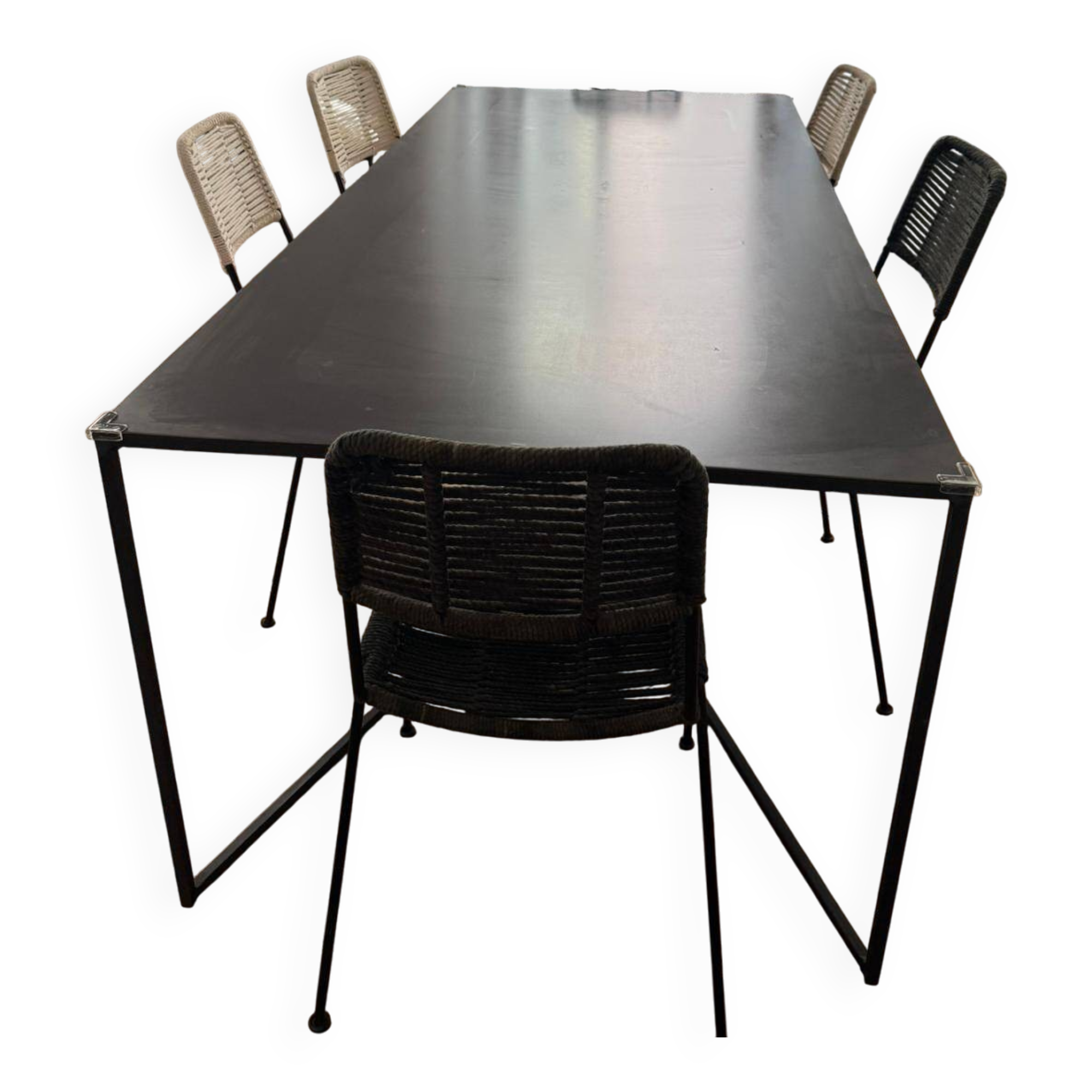 XIRA Caravan metal dining table