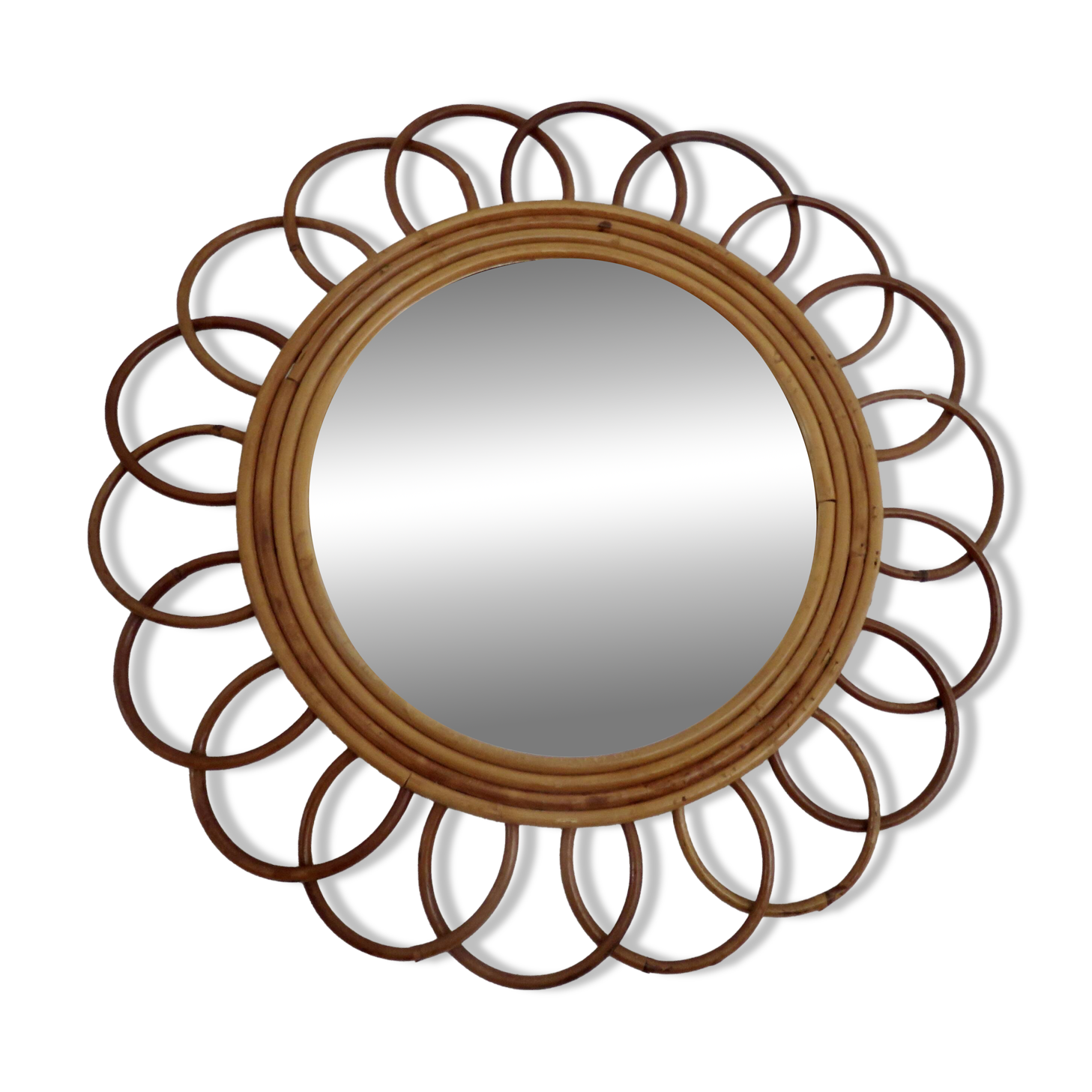 Authentic "flower" mirror in rattan and bamboo, 1960s 70s.