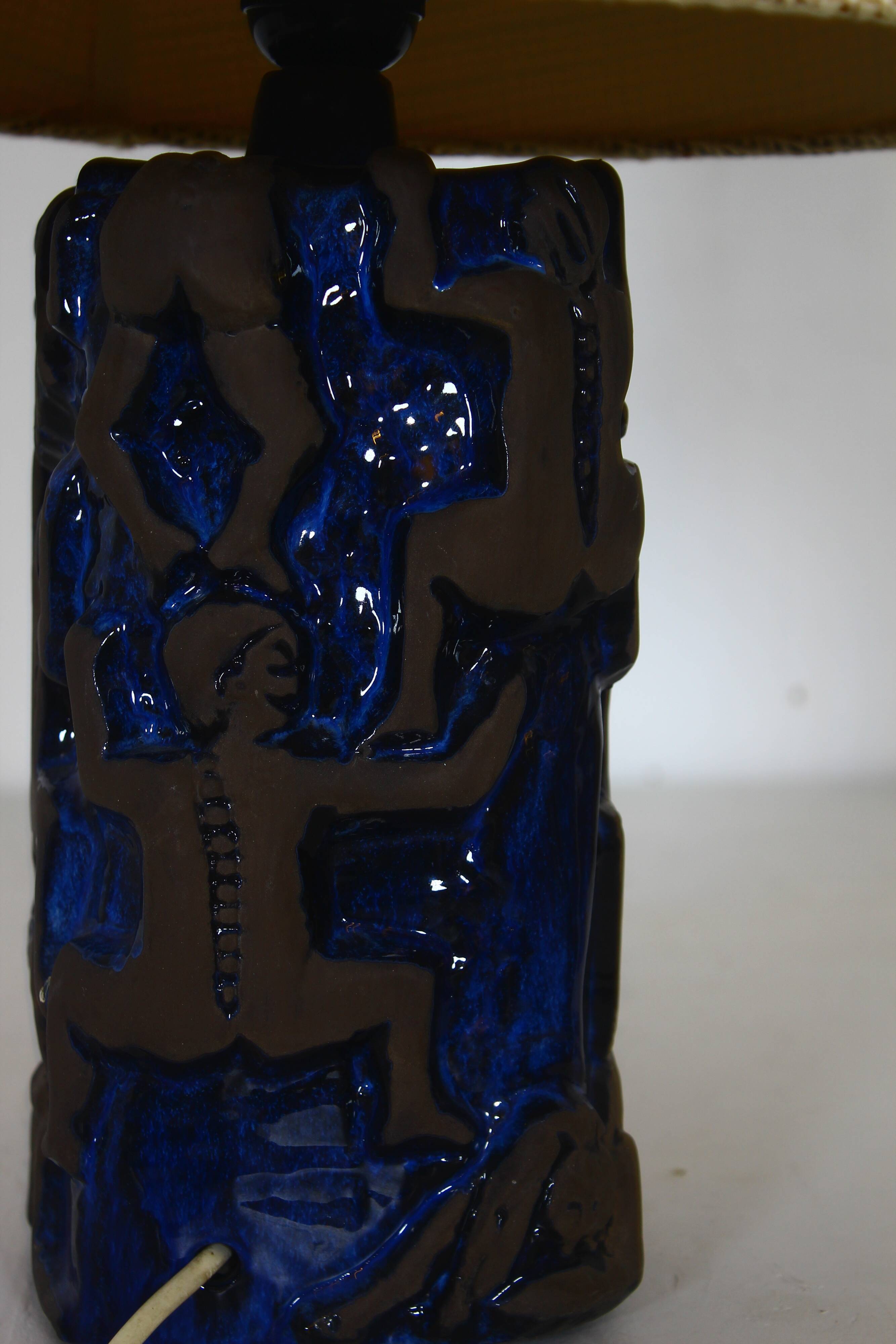 Table lamp "Climbing Women", partially glazed stoneware, by Sys M