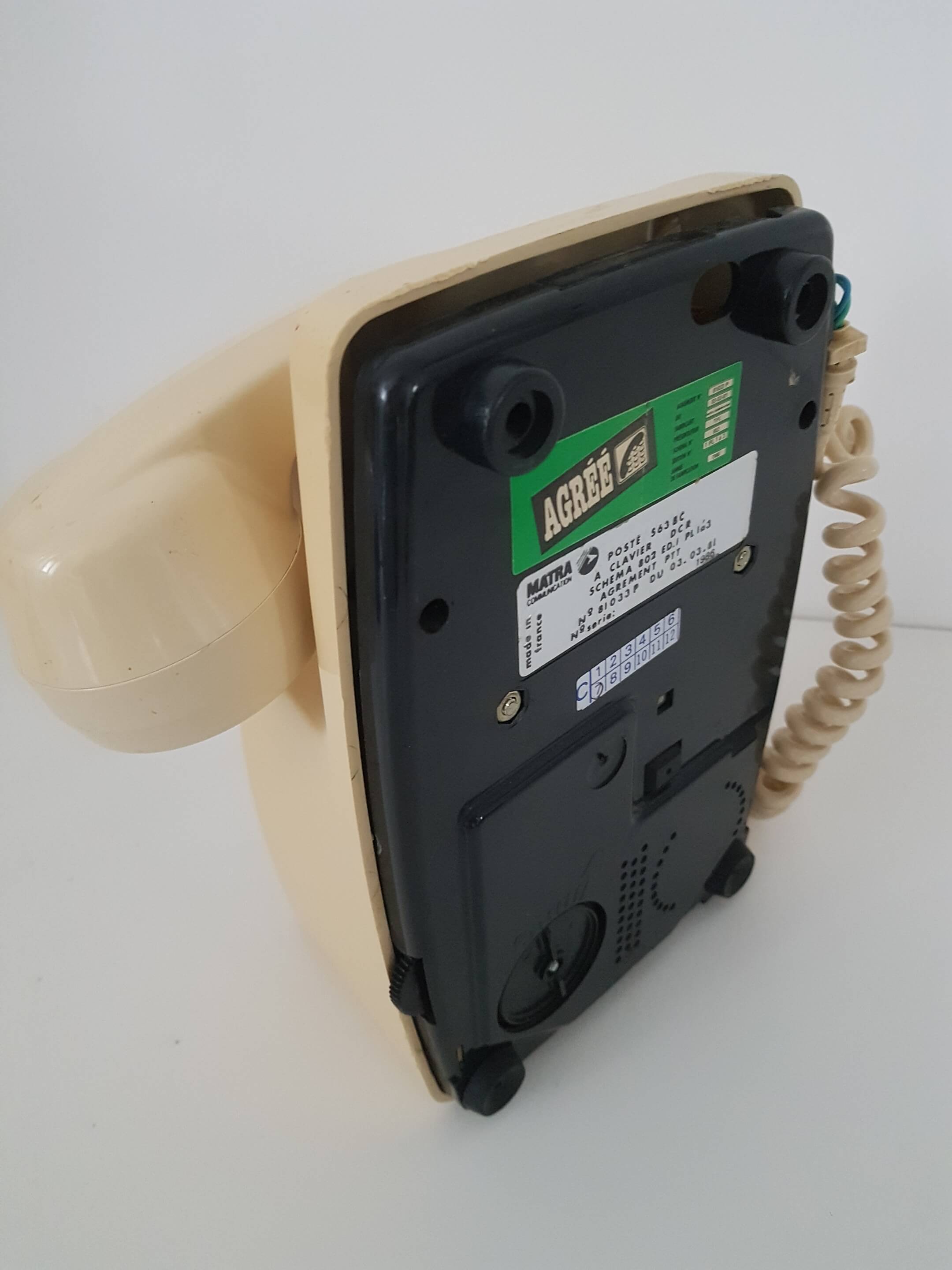 Vintage 80s wall phone