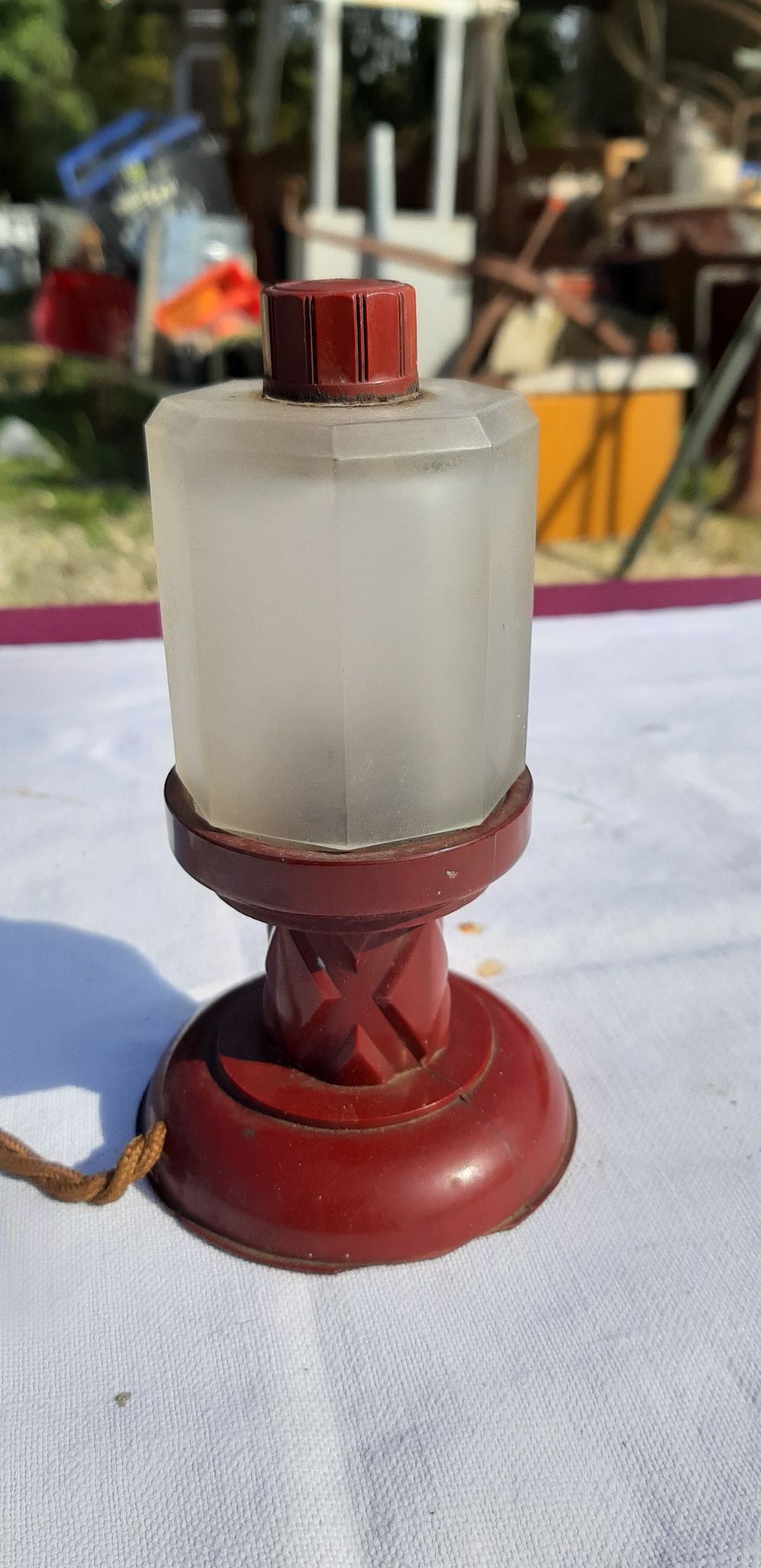 Lampe de voyage vintage en bakélite de marque mout