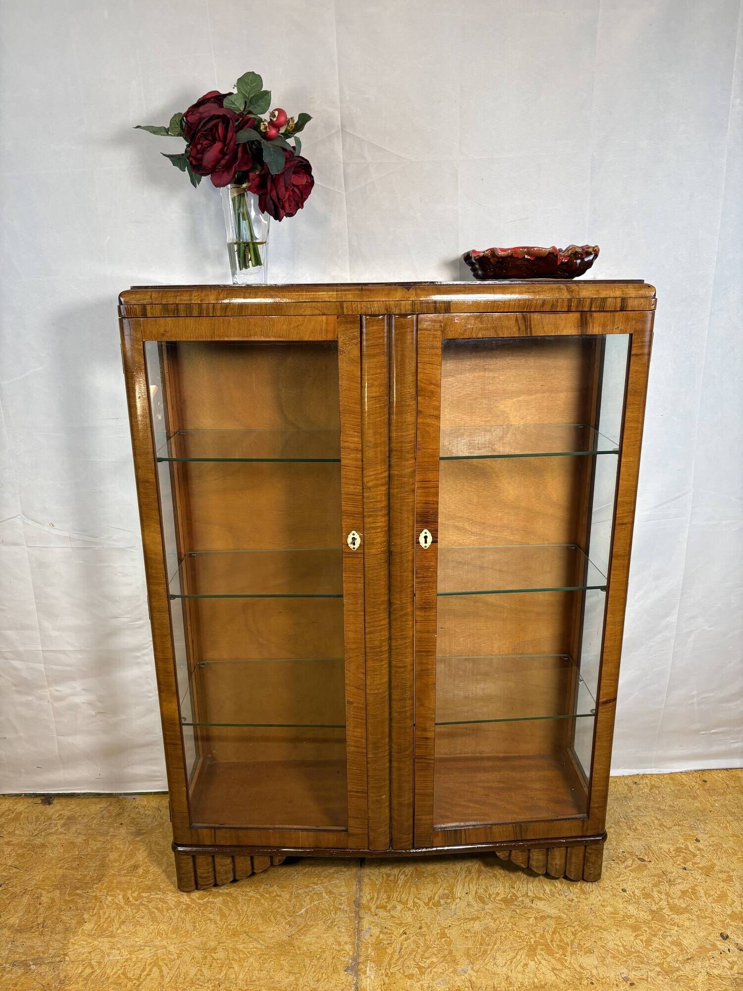 Elegant Art Deco Vintage Display Cabinet (Circa 1930–1940)  A beautifully c