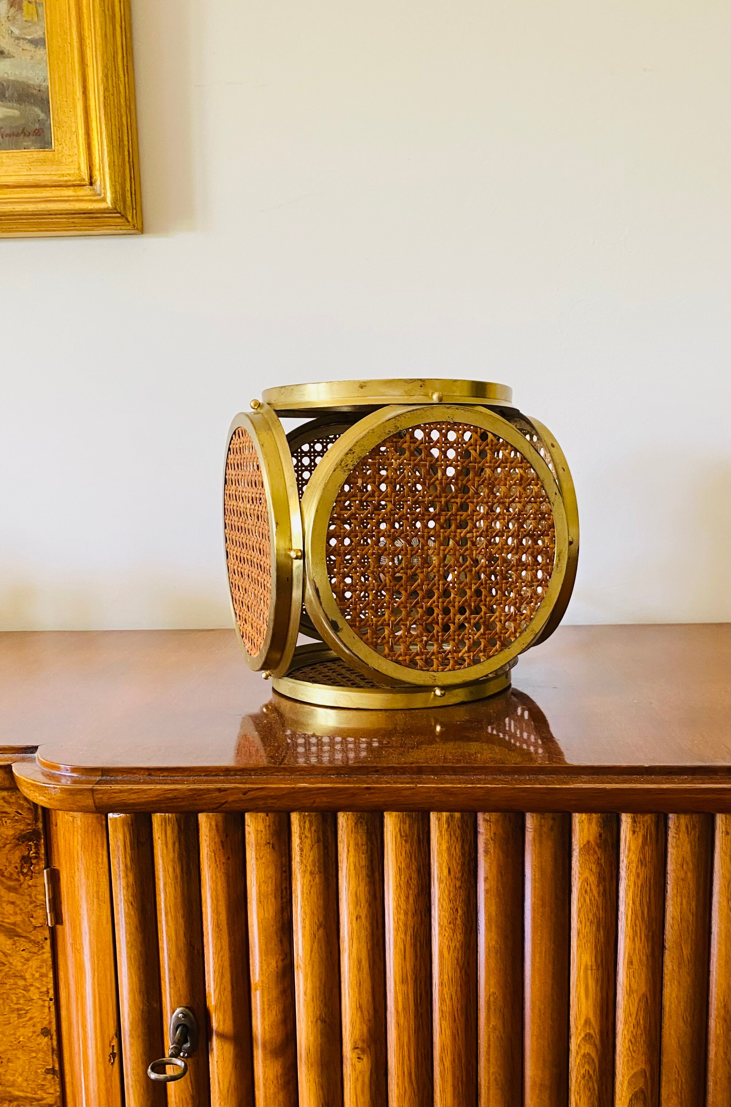 Ensemble de 2 lampes régence hollywoodiennes en laiton et paille viennoise, Italie 60's / 70's
