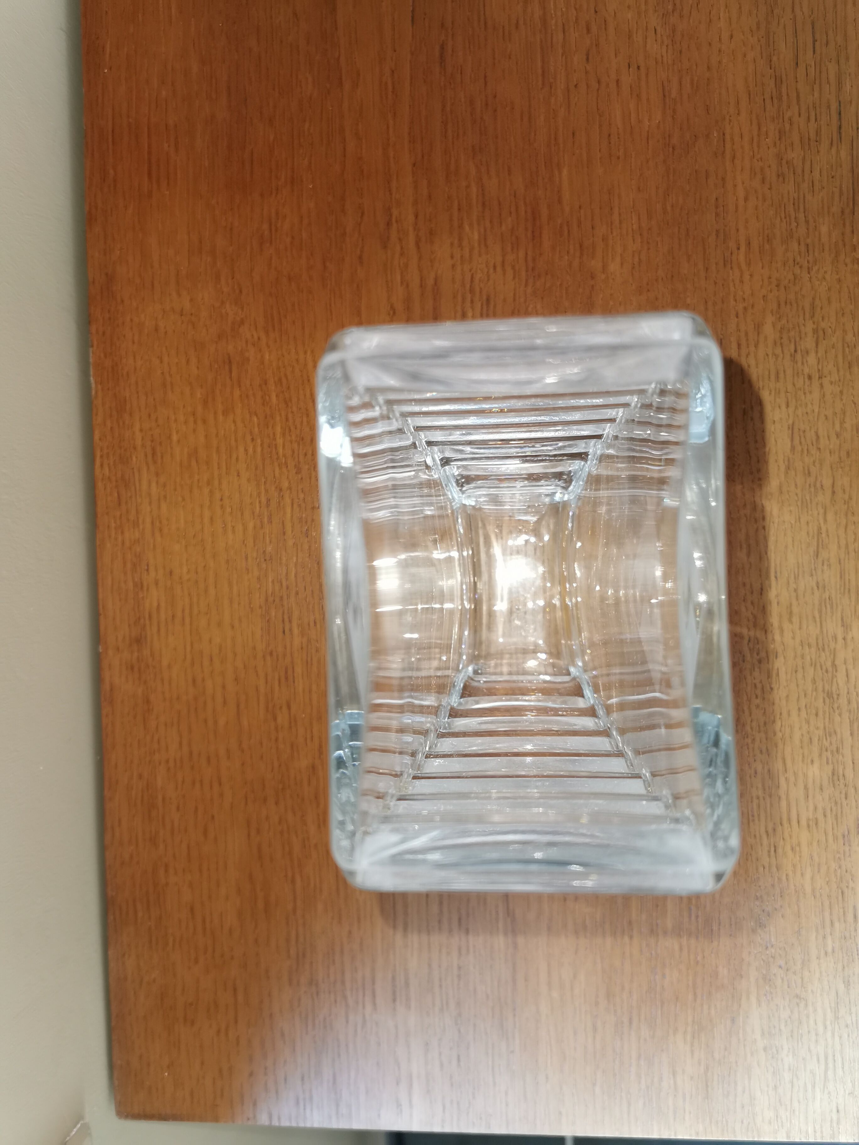 Vase art déco en verre moulé