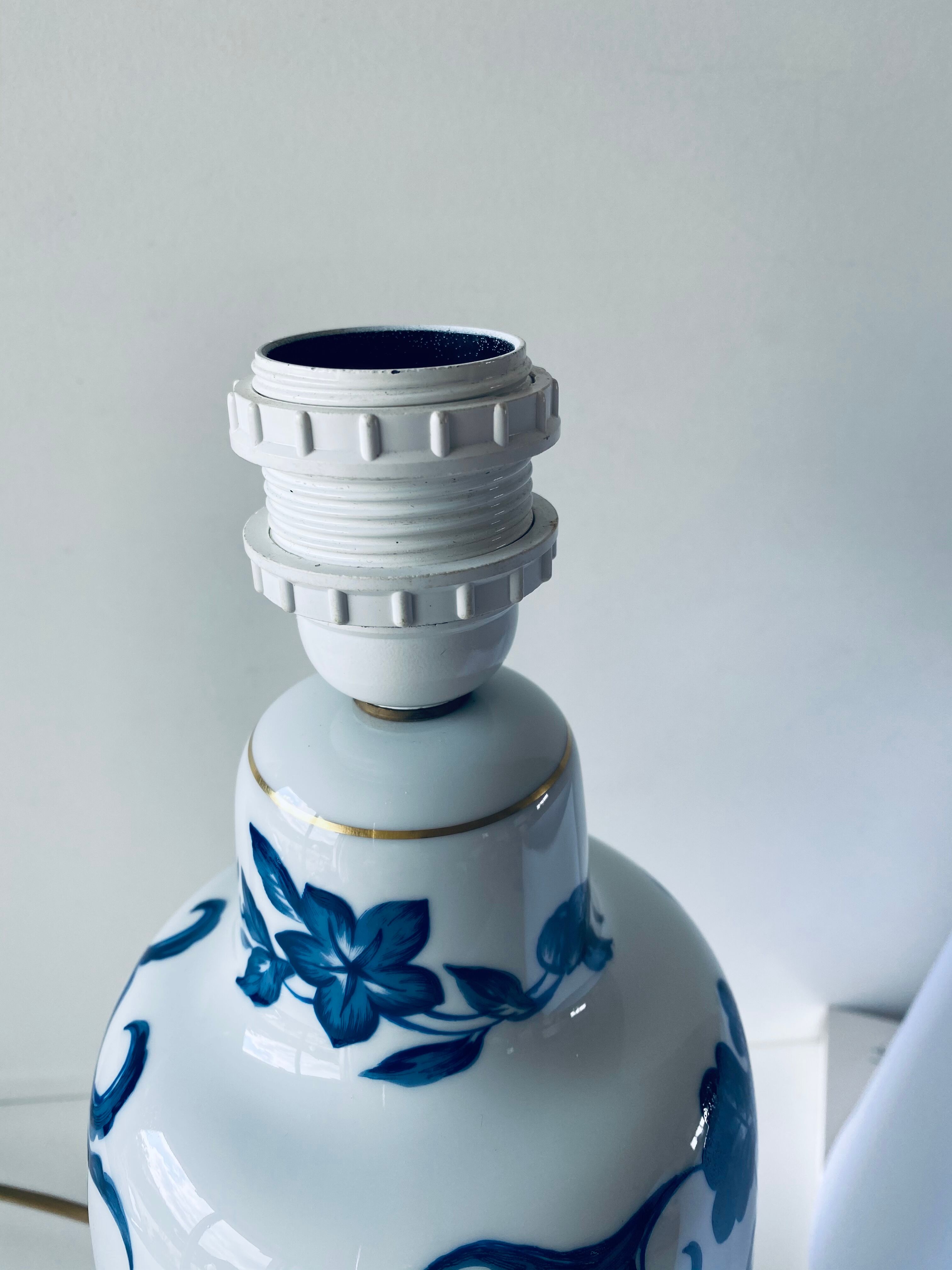 Paris porcelain lamp