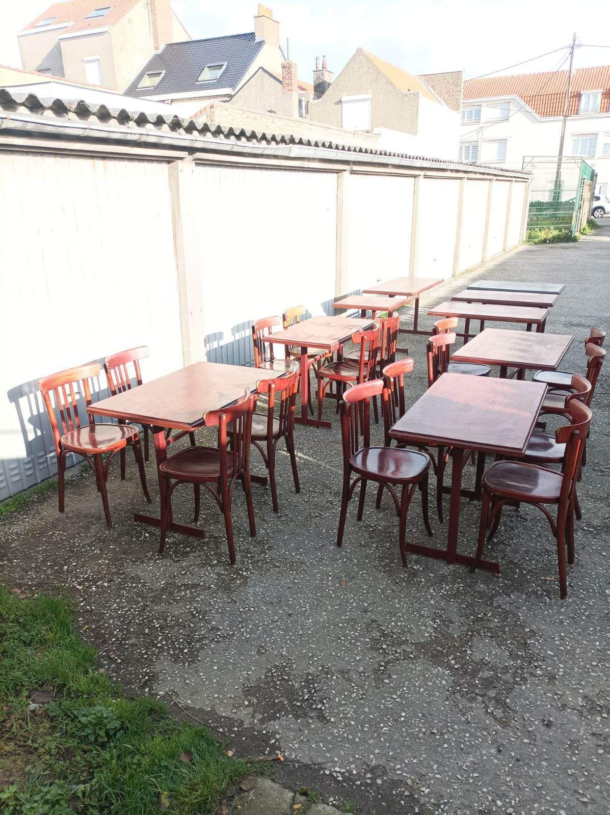 Bistro lot 9 tables and 16 chairs mahieu Jule bry