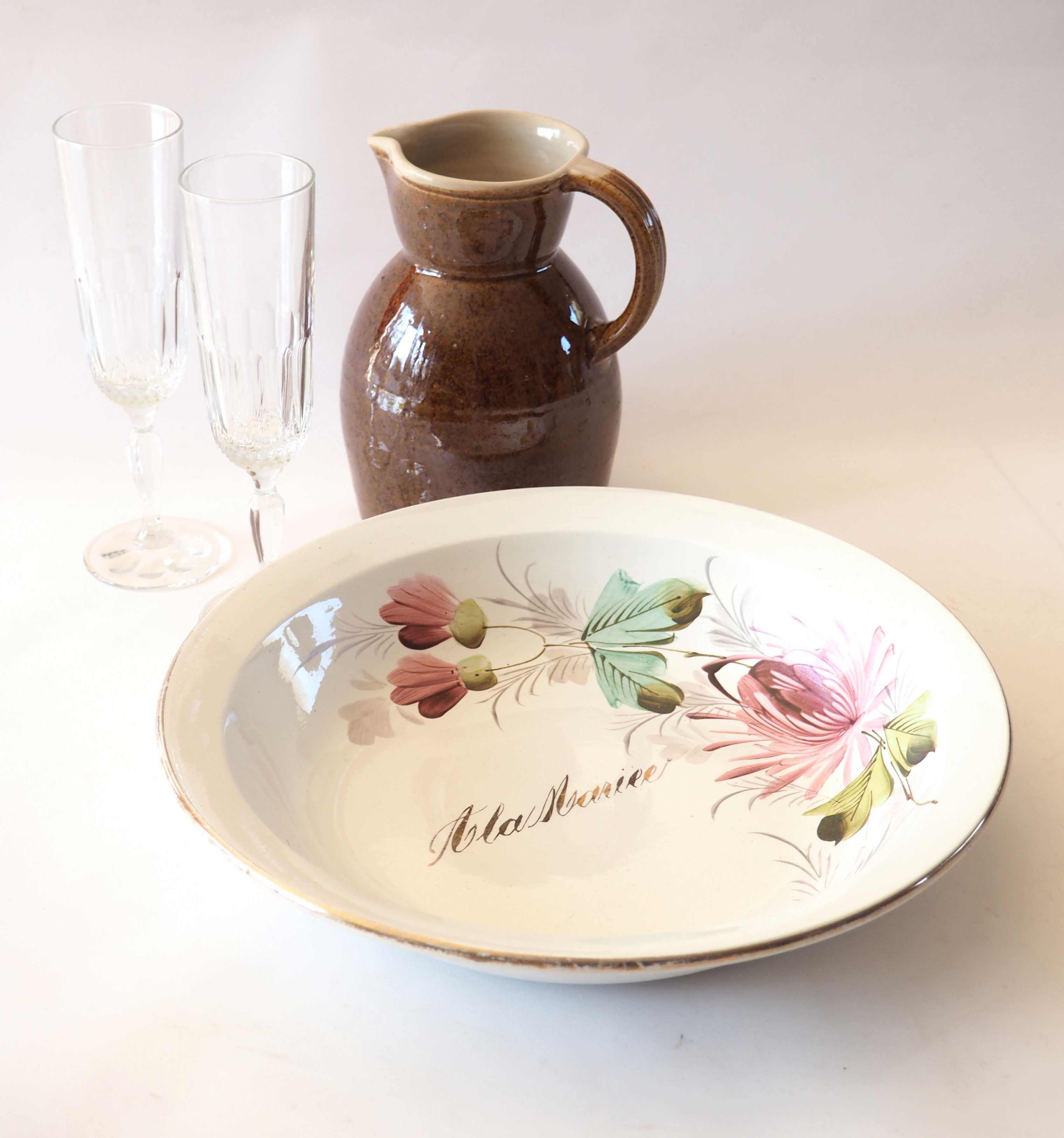 Sandstone pitcher of Berry