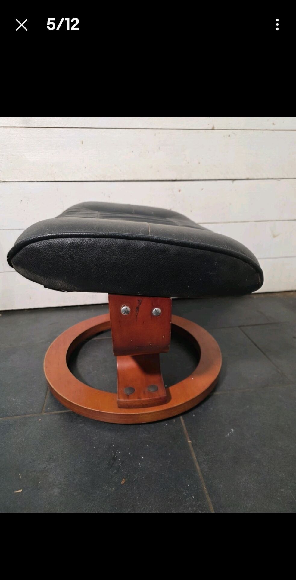 Repose pieds / Pouf en cuir noir  -Stressless