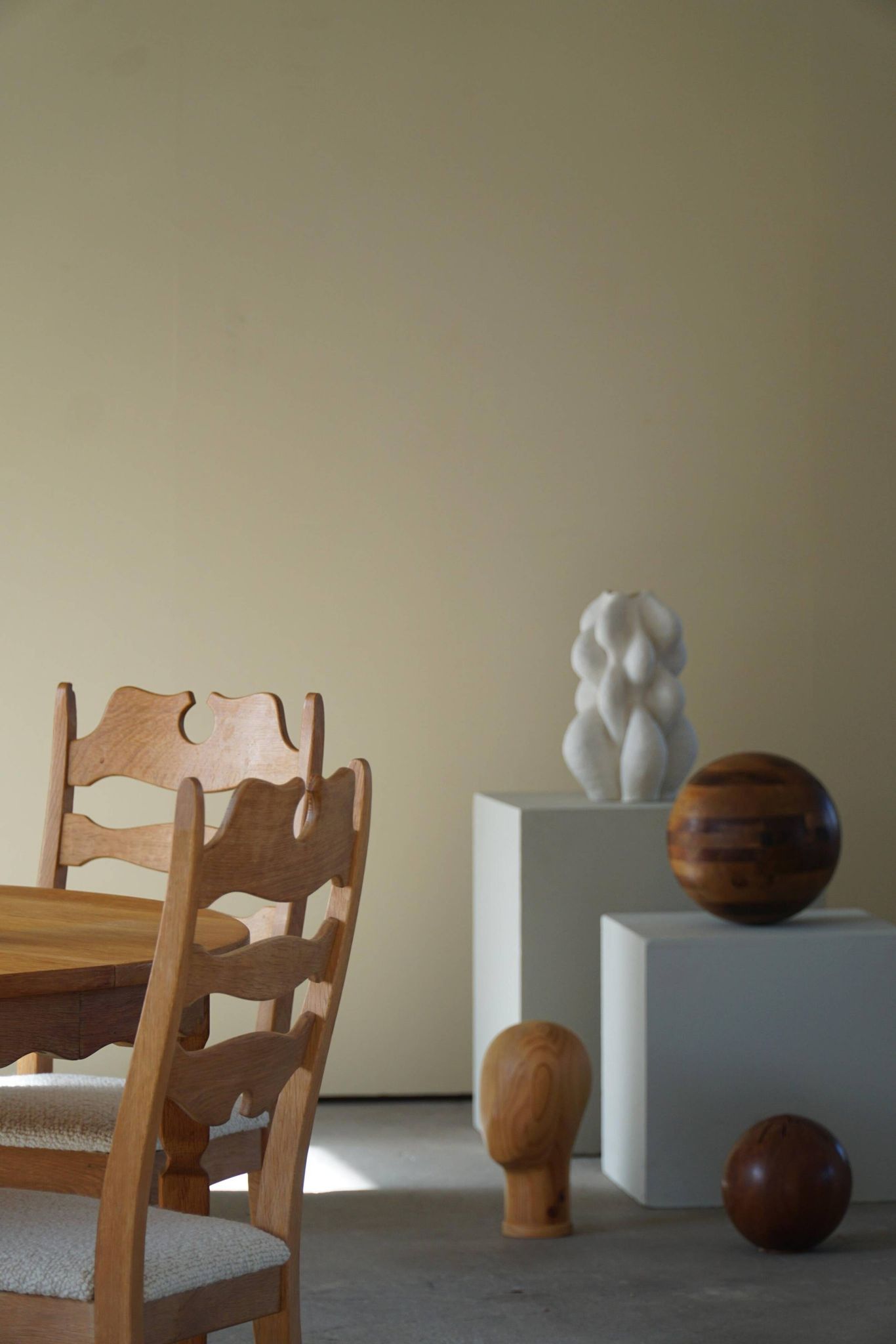 Set of 4 "Razorblade" high back chairs in oak & boucle, Henning Kjærnulf, 1960s