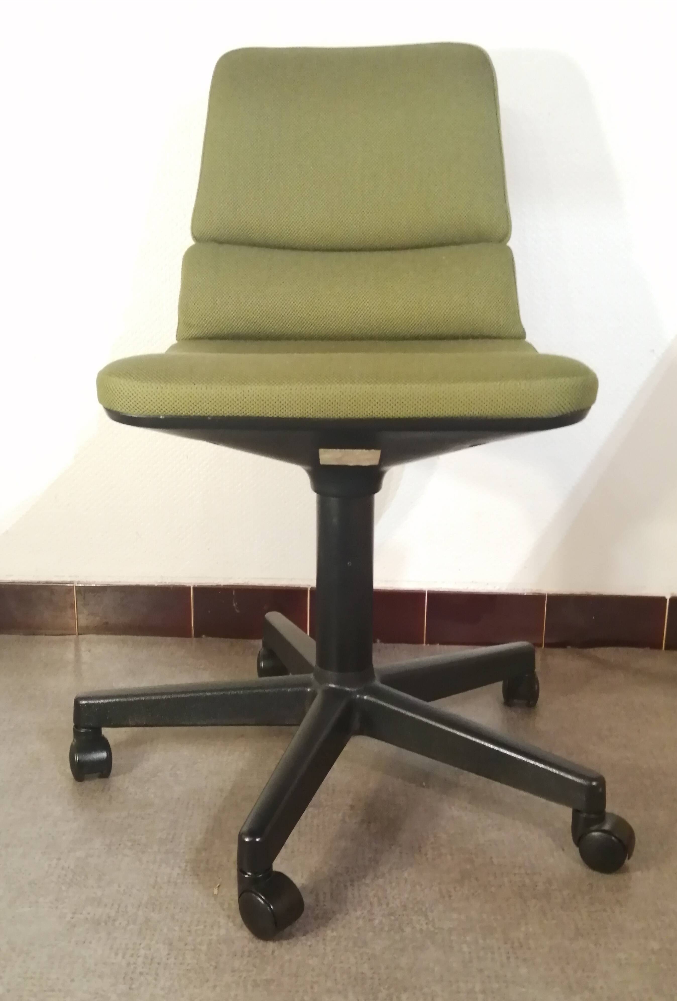 Green designer office armchair model s15 from Martin Stoll vintage 1970.