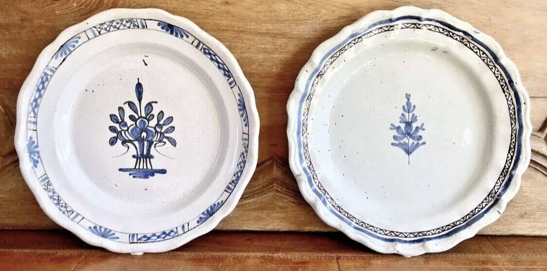 Old round hollow dish XVIII black bottom Rouen Forges les eaux