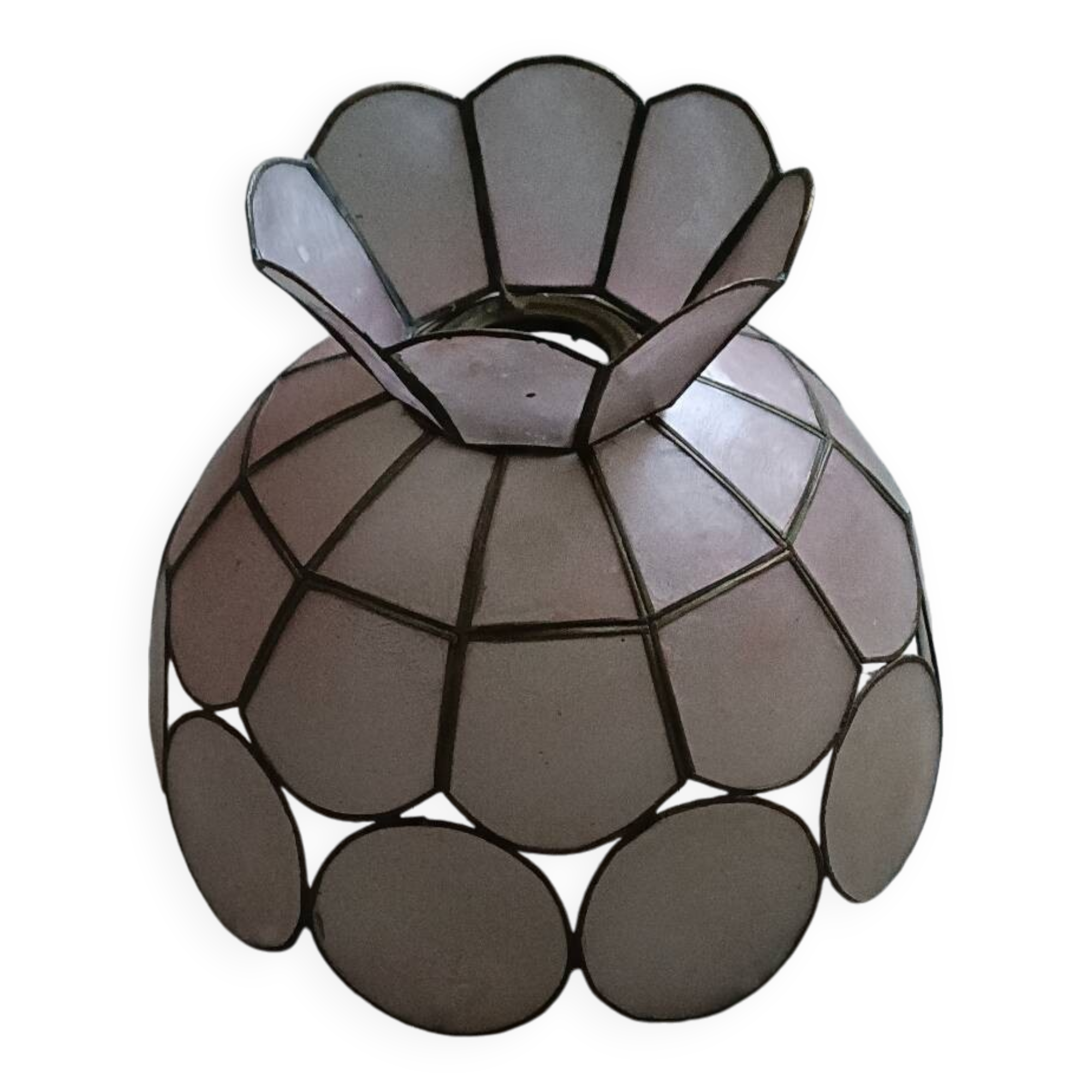 Pink mother-of-pearl lampshade