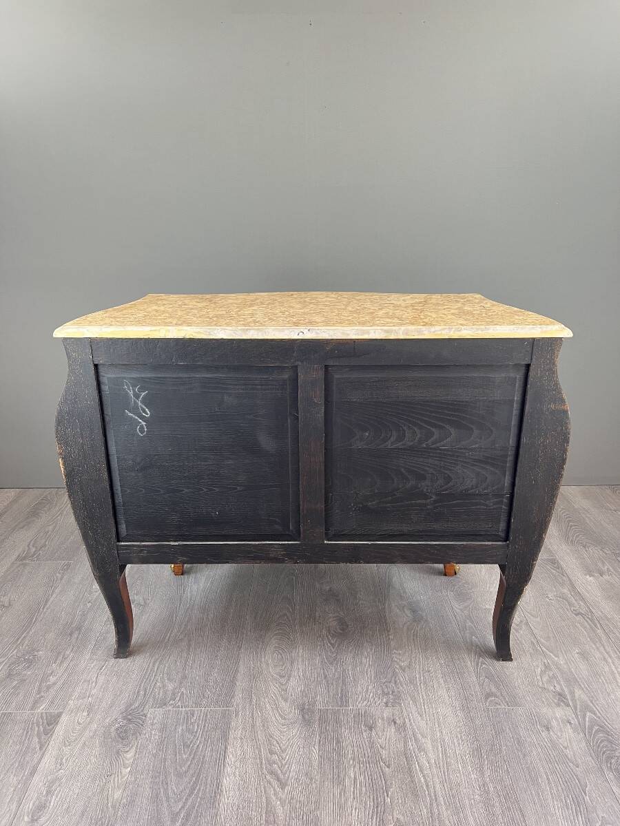 Louis XV chest of drawers stamped Marking P., late 19th century