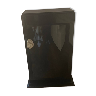 Meuble laqué noir galbé signé assouline et daté de 1987