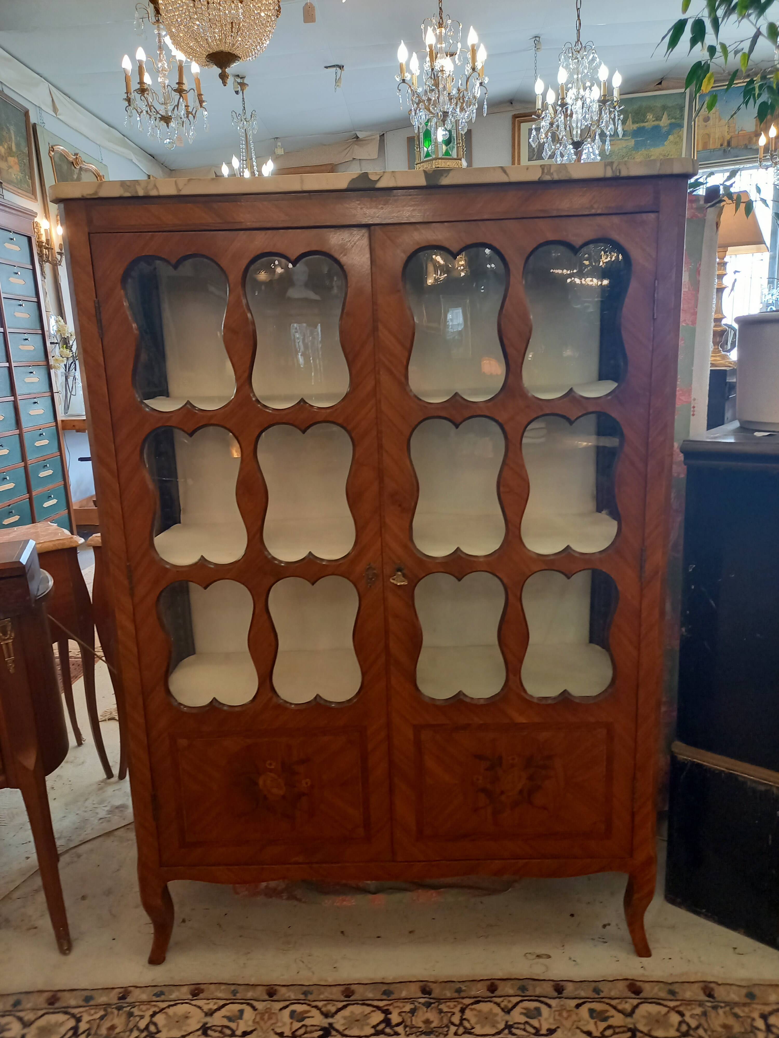 Vitrine Louis XV Marquetée