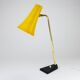 Lampe de bureau, de table ou d'appoint jaune J.T. Kalmar, laiton et fer, Vienne, Autriche, années 1950