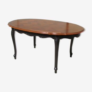 Table ovale de style Louis XV en merisier