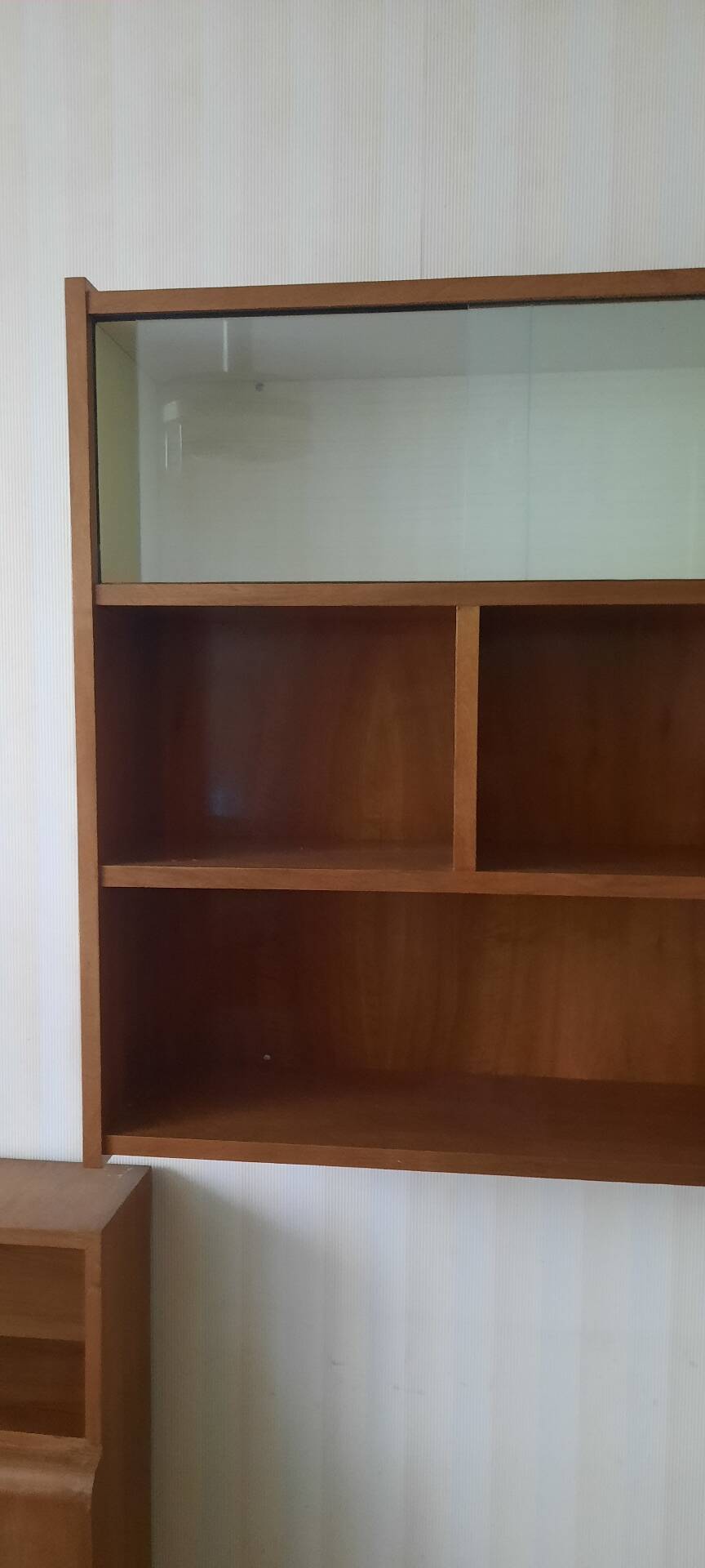 Set of 2 wall shelves