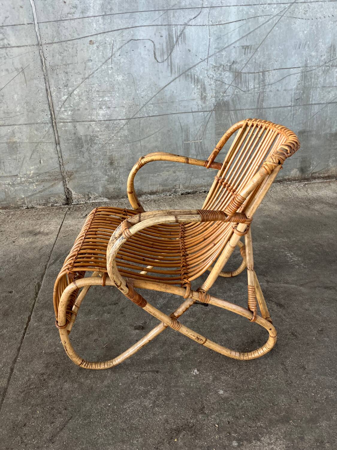 Fauteuil en rotin vintage 1950