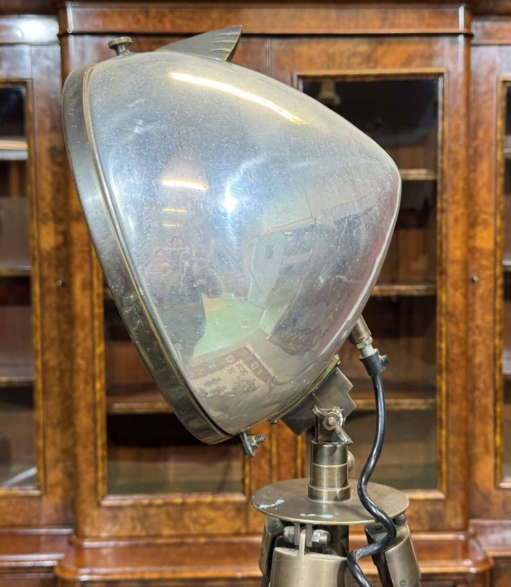Modern marine floor lamp with compass