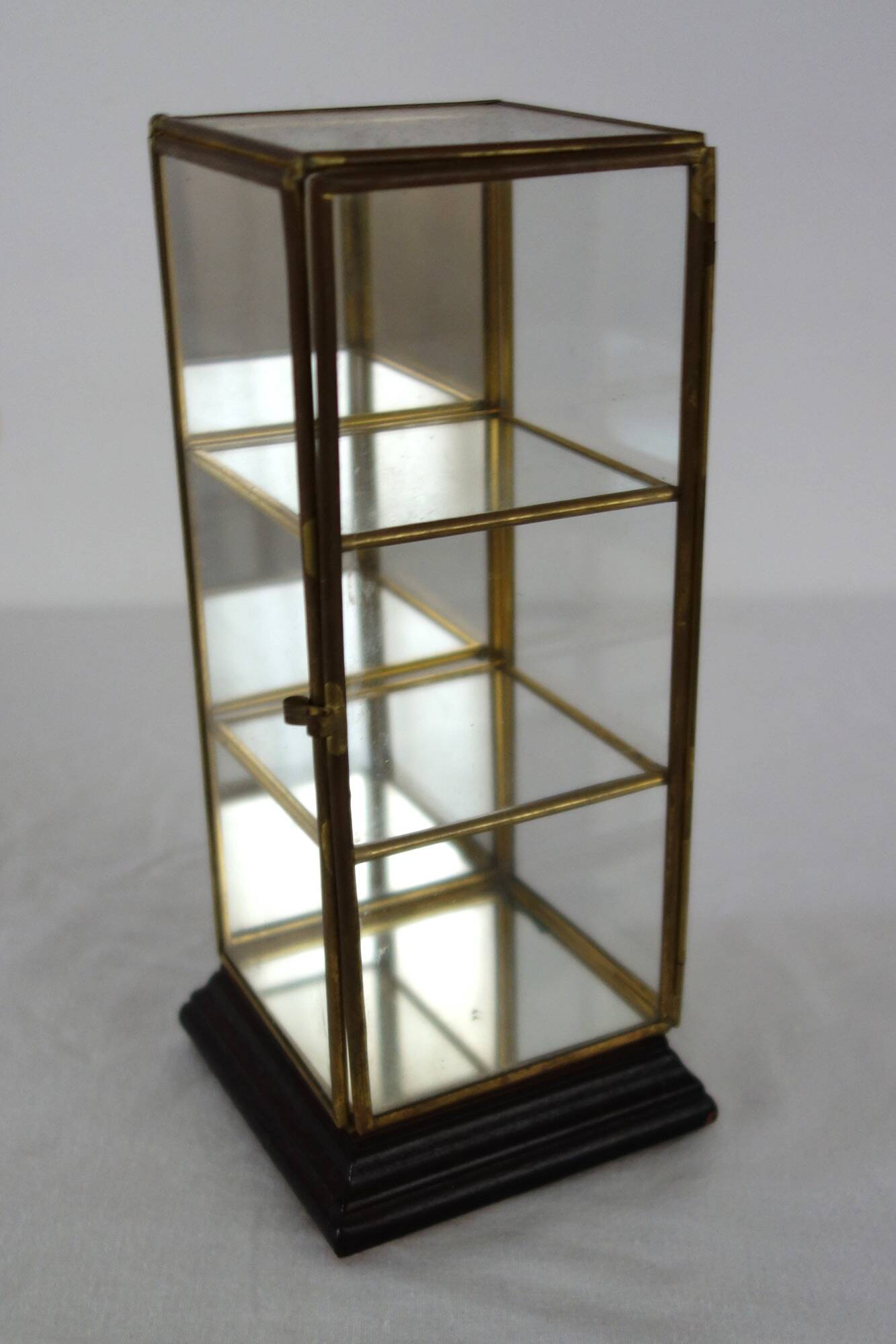Vintage display case for miniature or jewelry brass and glass