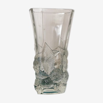 Vase en verre ciselé