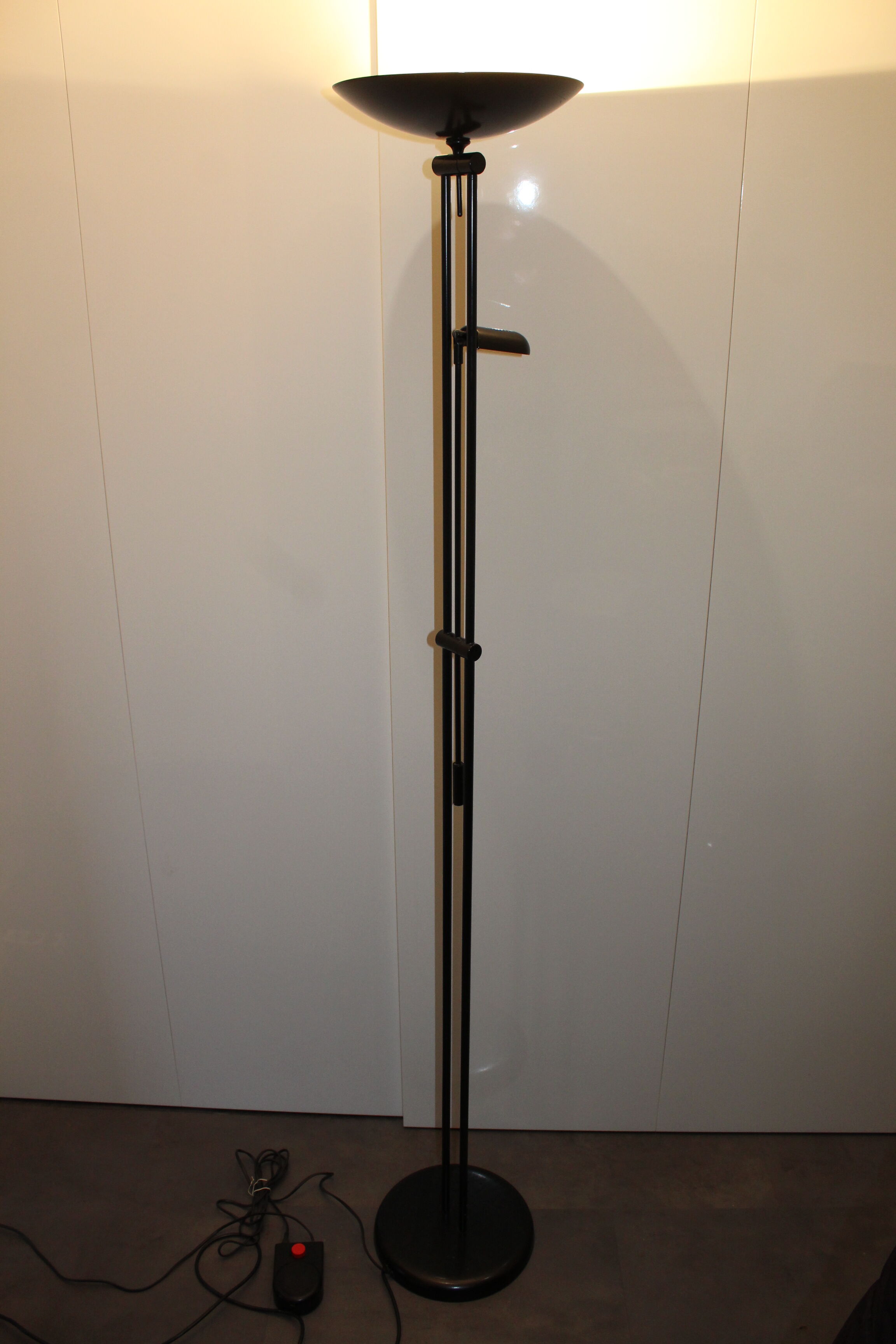 Floor lamp design 1980 design italy relux