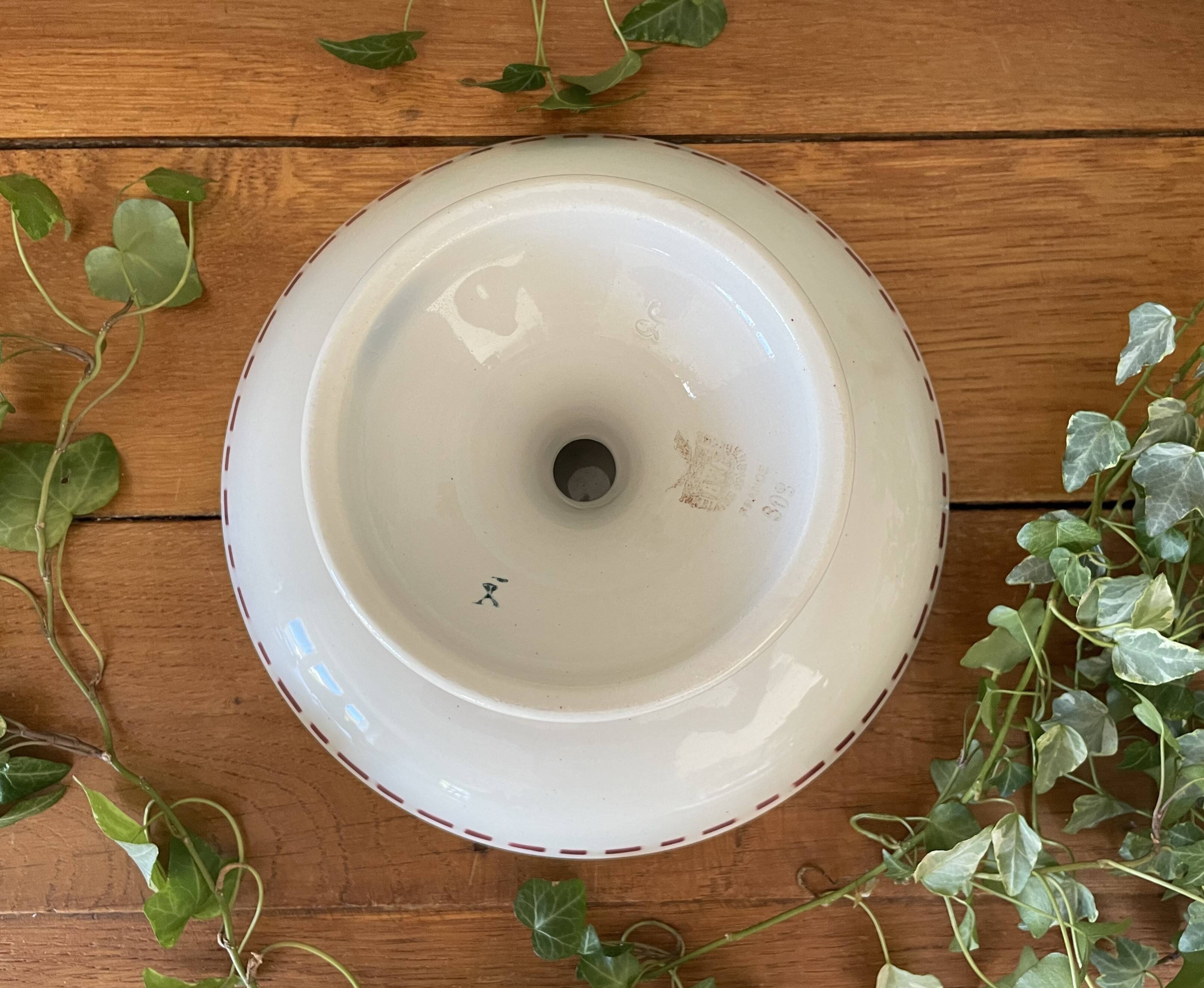 Antique compote dish in Gien earthenware.