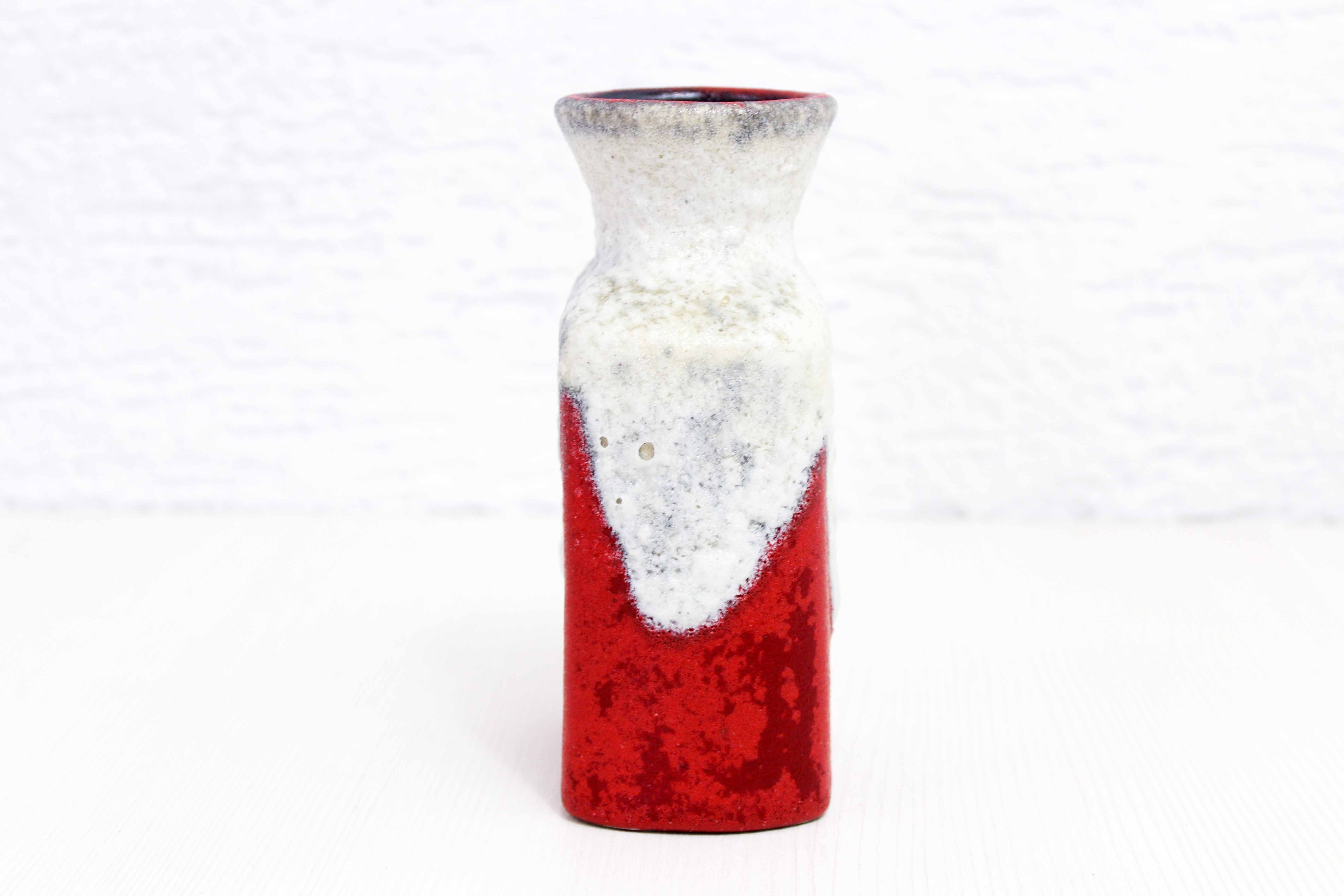 WG 60s lava texture vase
