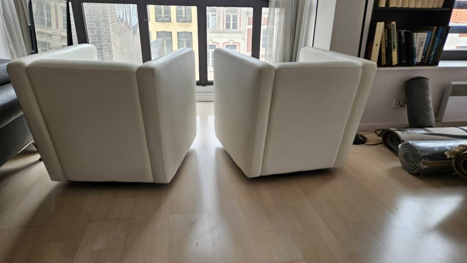 Fauteuils cuir pivotant Roche Bobois