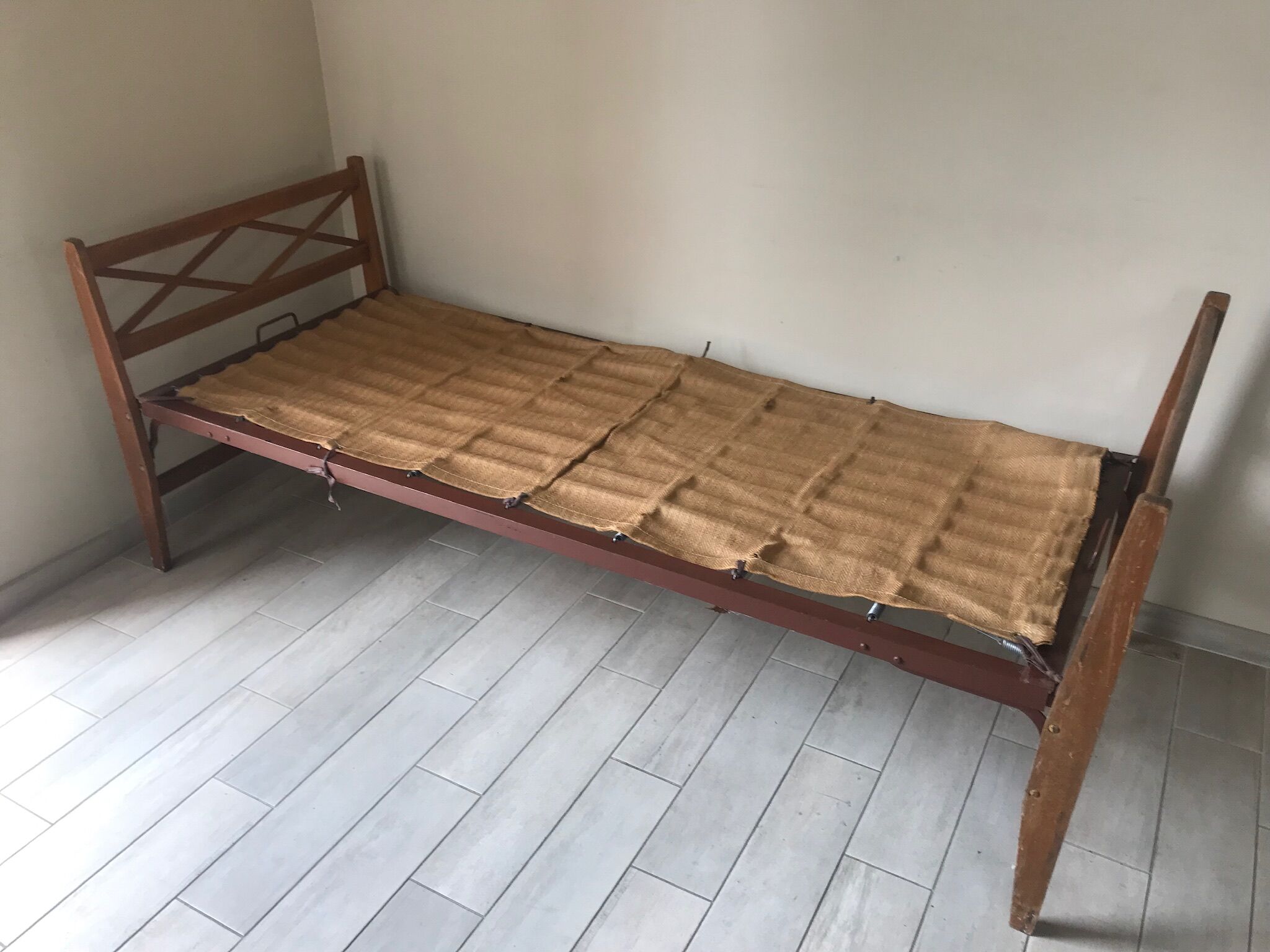 Wood bed Day bed vintage 50s 60s braces